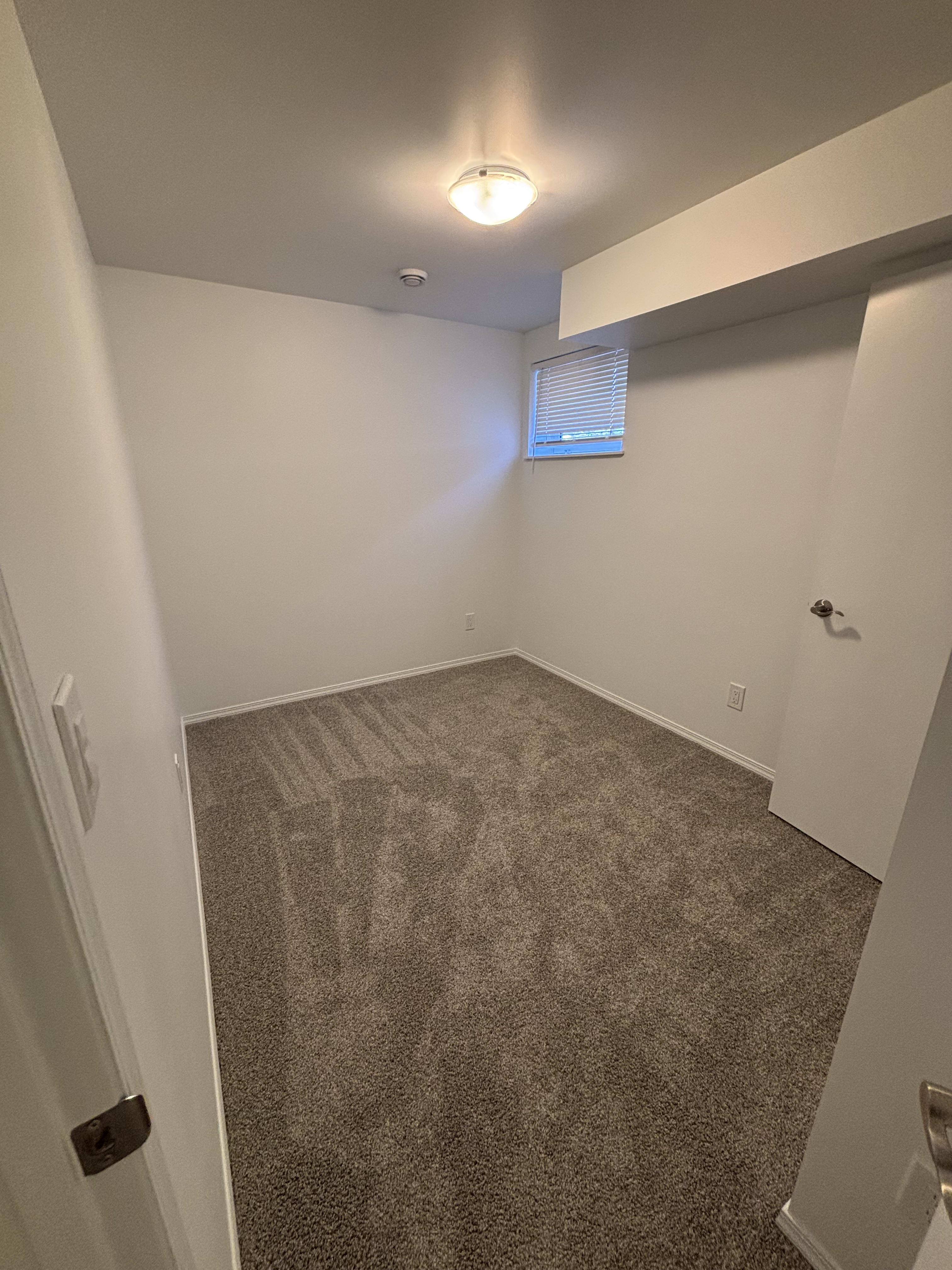 3-bedroom, 1 bath basement suite thumbnail 13