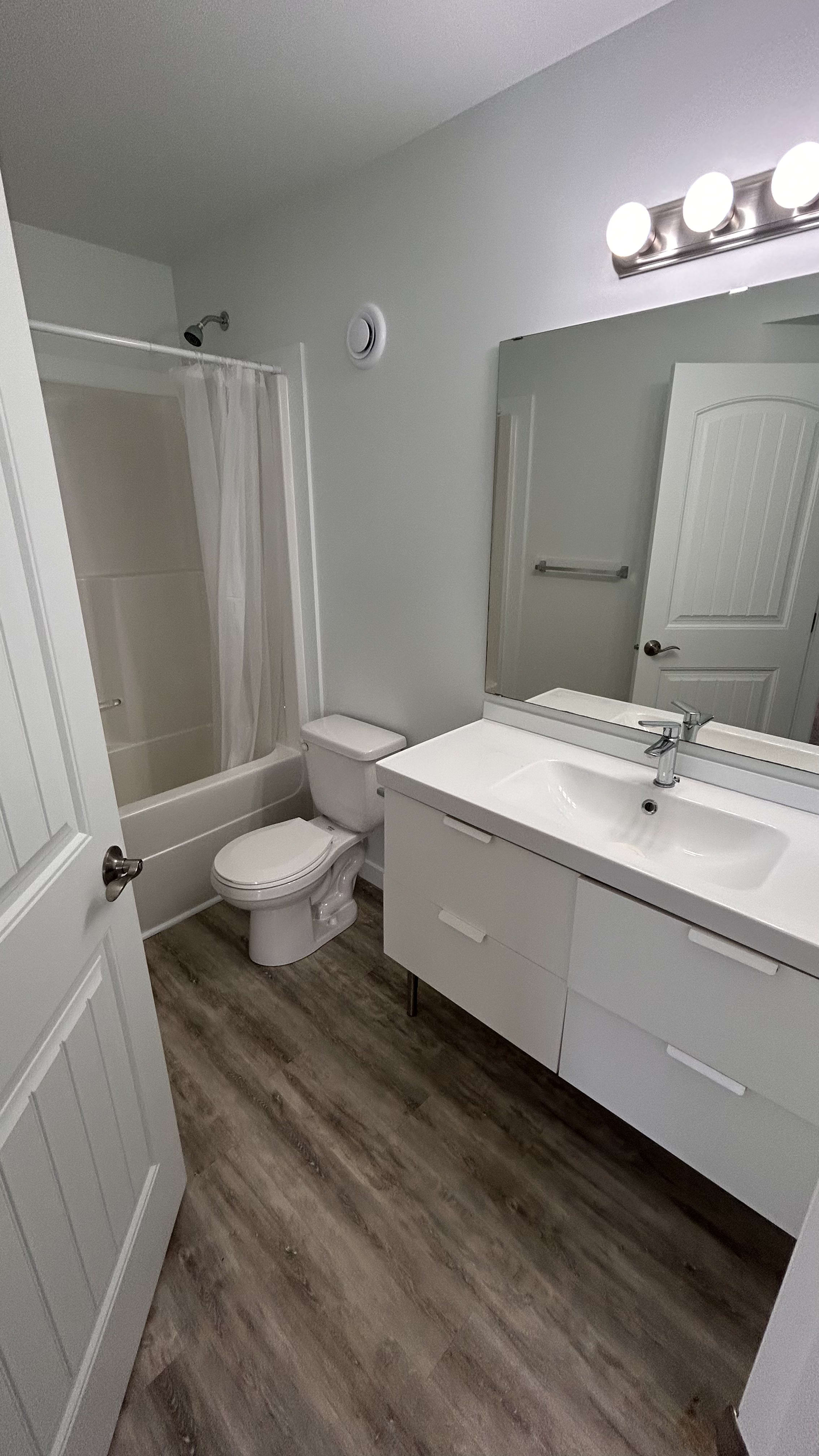 4-bedroom, 2.5-bathroom main floor home thumbnail 21