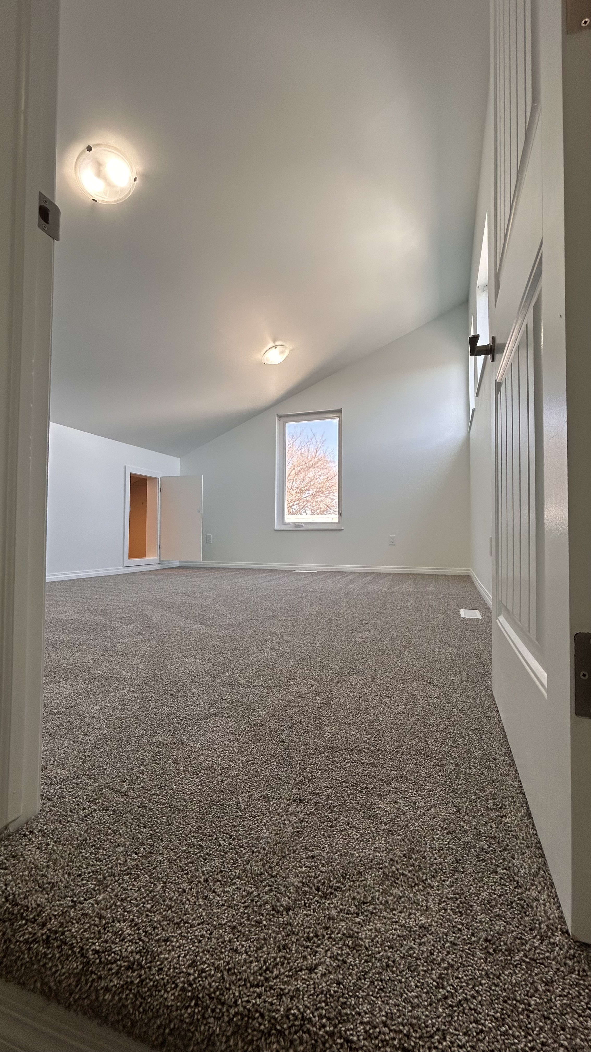4-bedroom, 2.5-bathroom main floor home thumbnail 25