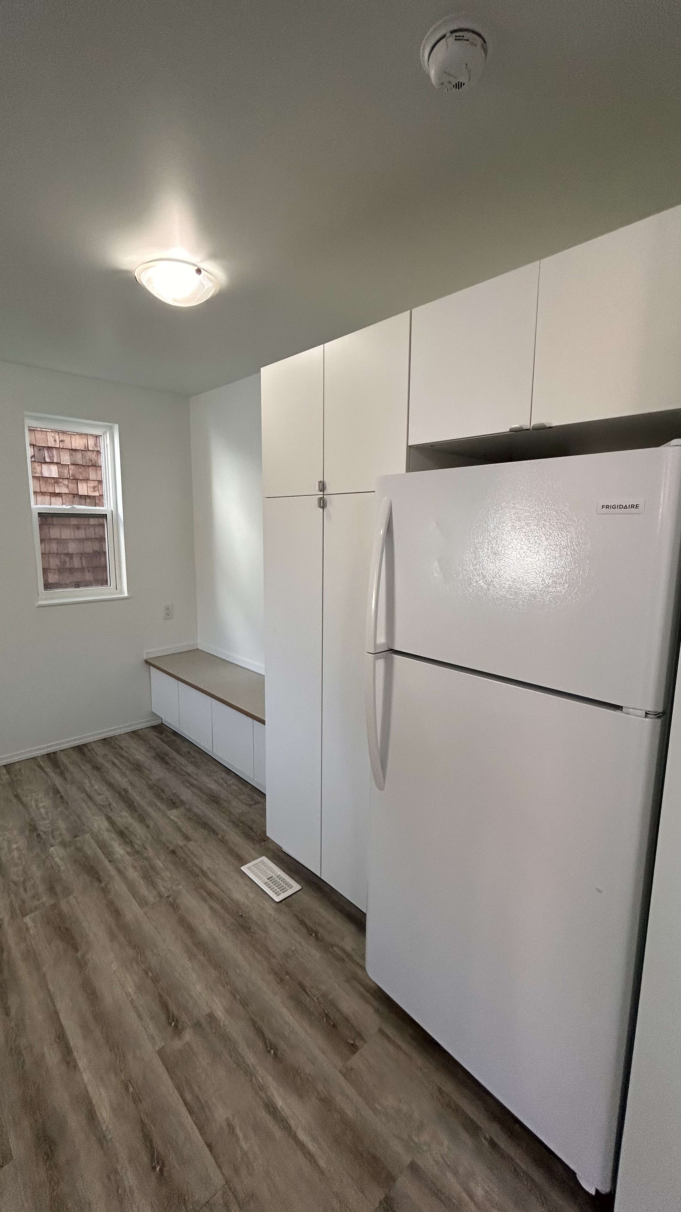 3-bedroom, 1-bathroom basement suite thumbnail 5