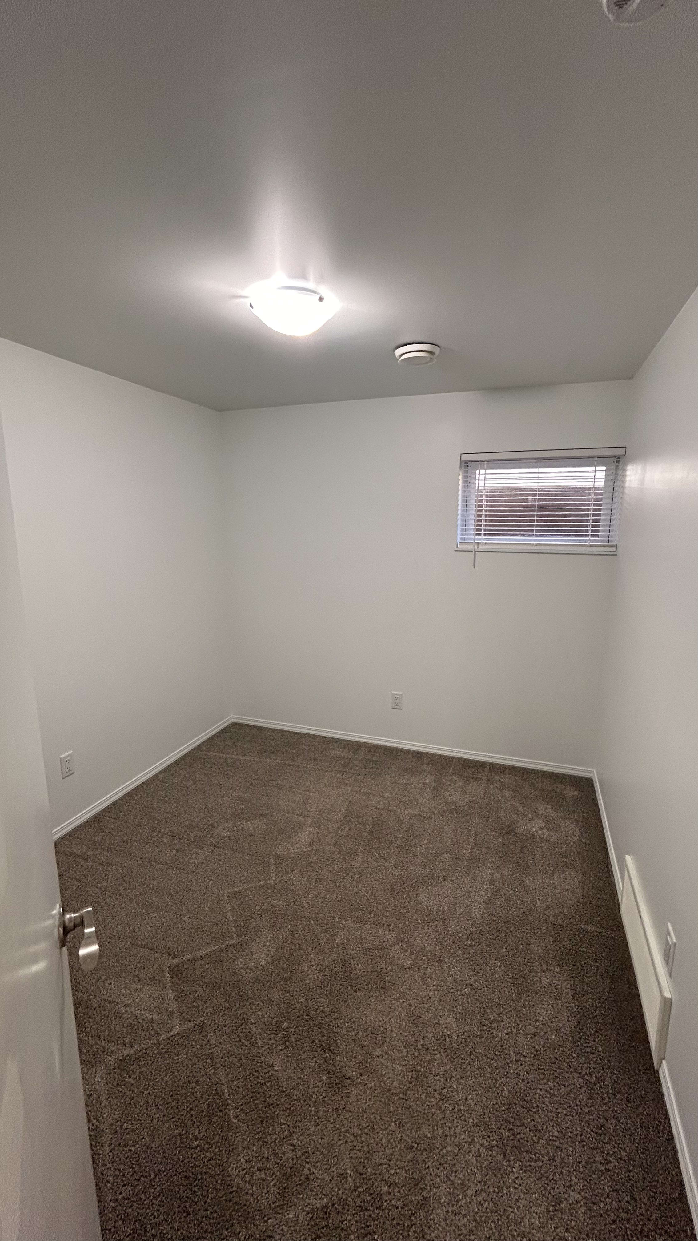 3-bedroom, 1-bathroom basement suite thumbnail 15