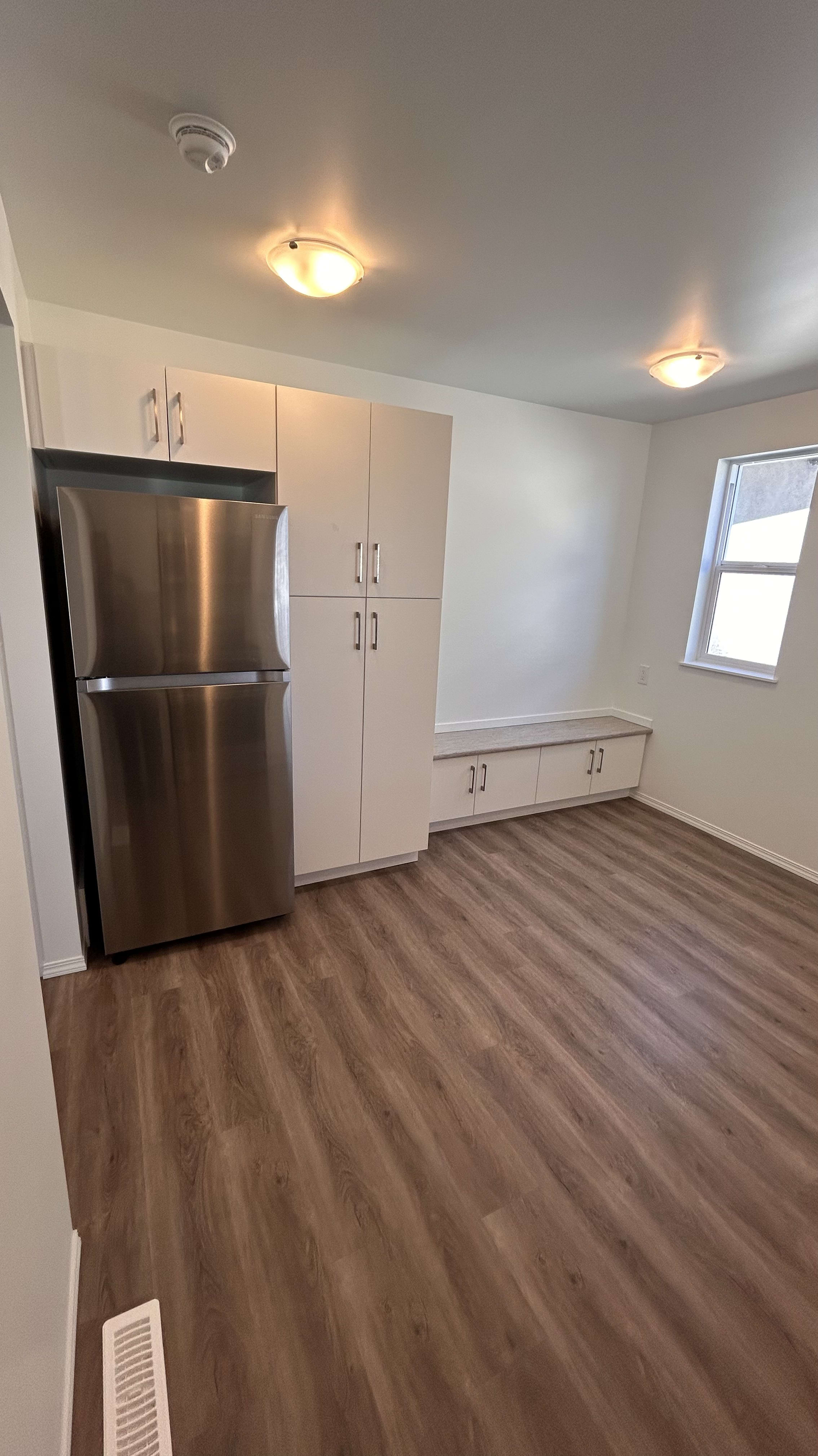 3-bedroom, 1 bath basement suite thumbnail 7