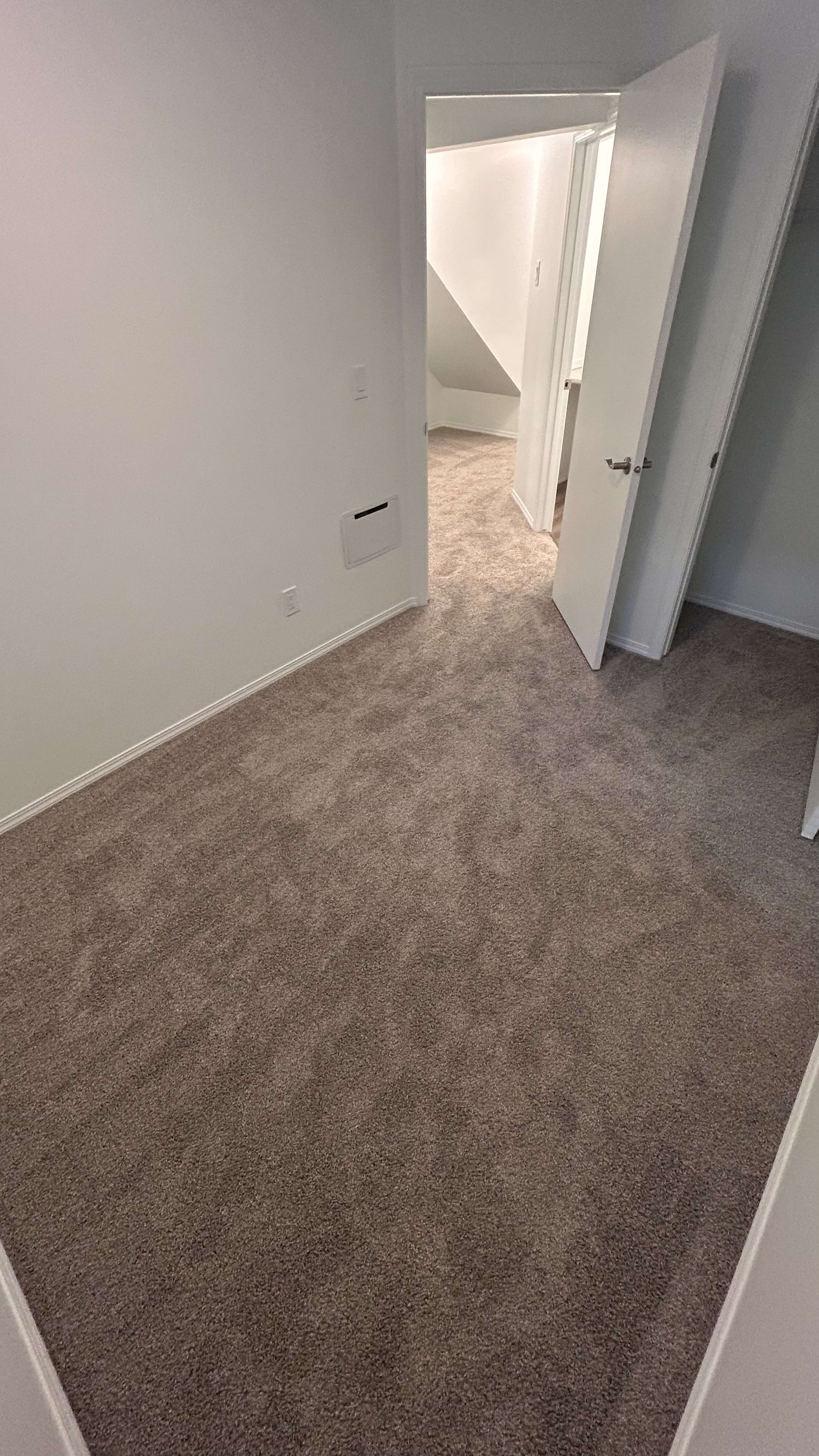 3-bedroom, 1 bath basement suite thumbnail 19