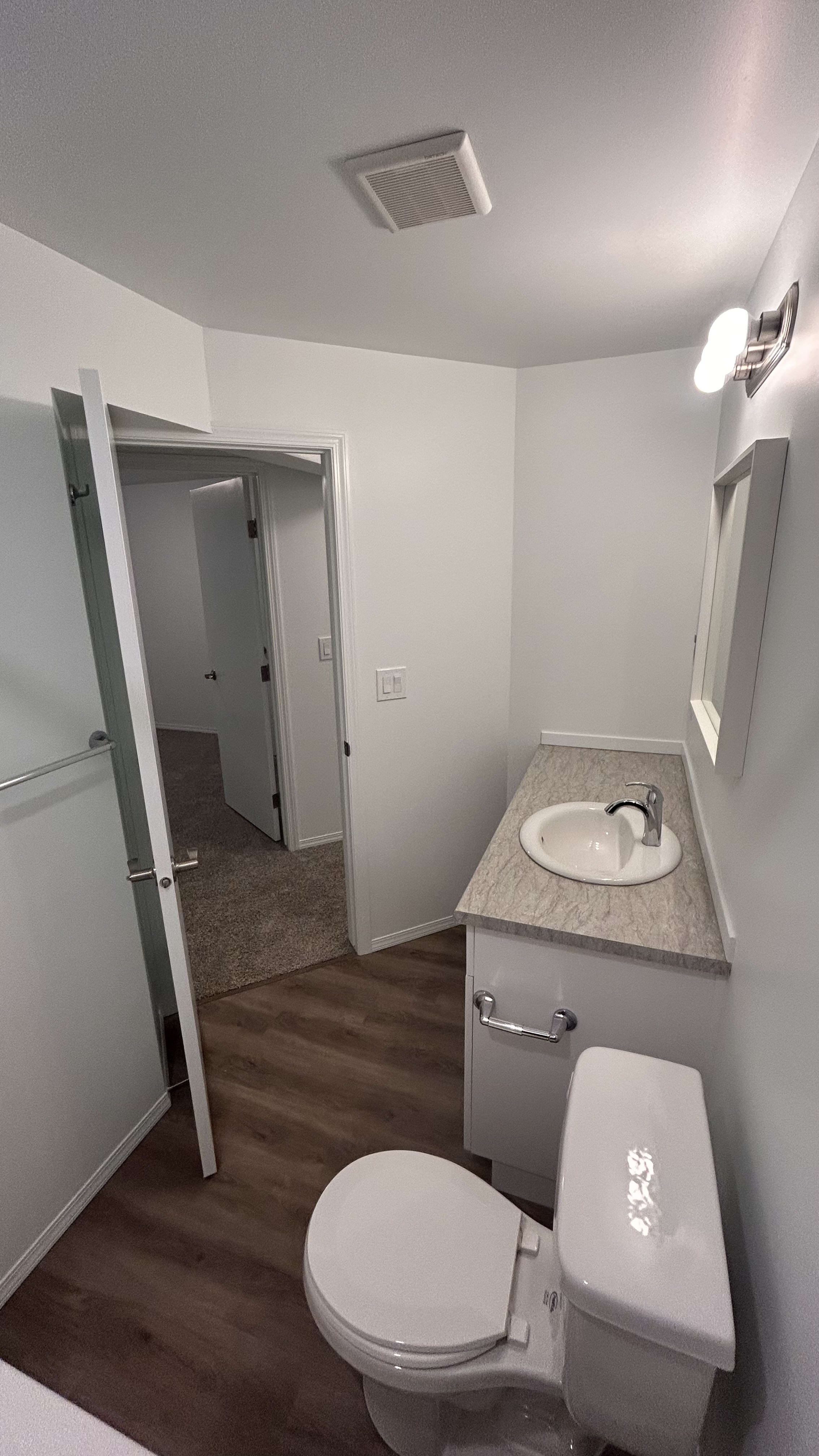 3-bedroom, 1 bath basement suite thumbnail 22