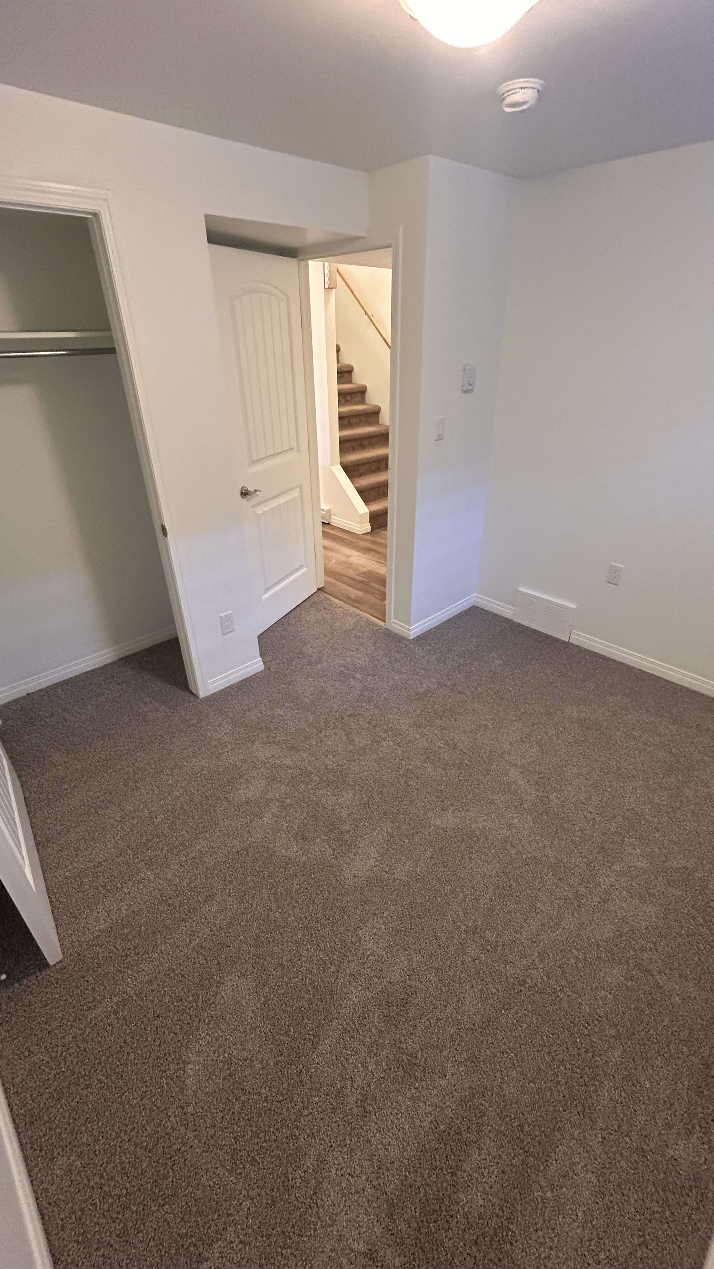 2-bedroom, 1-bathroom lower suite thumbnail 11