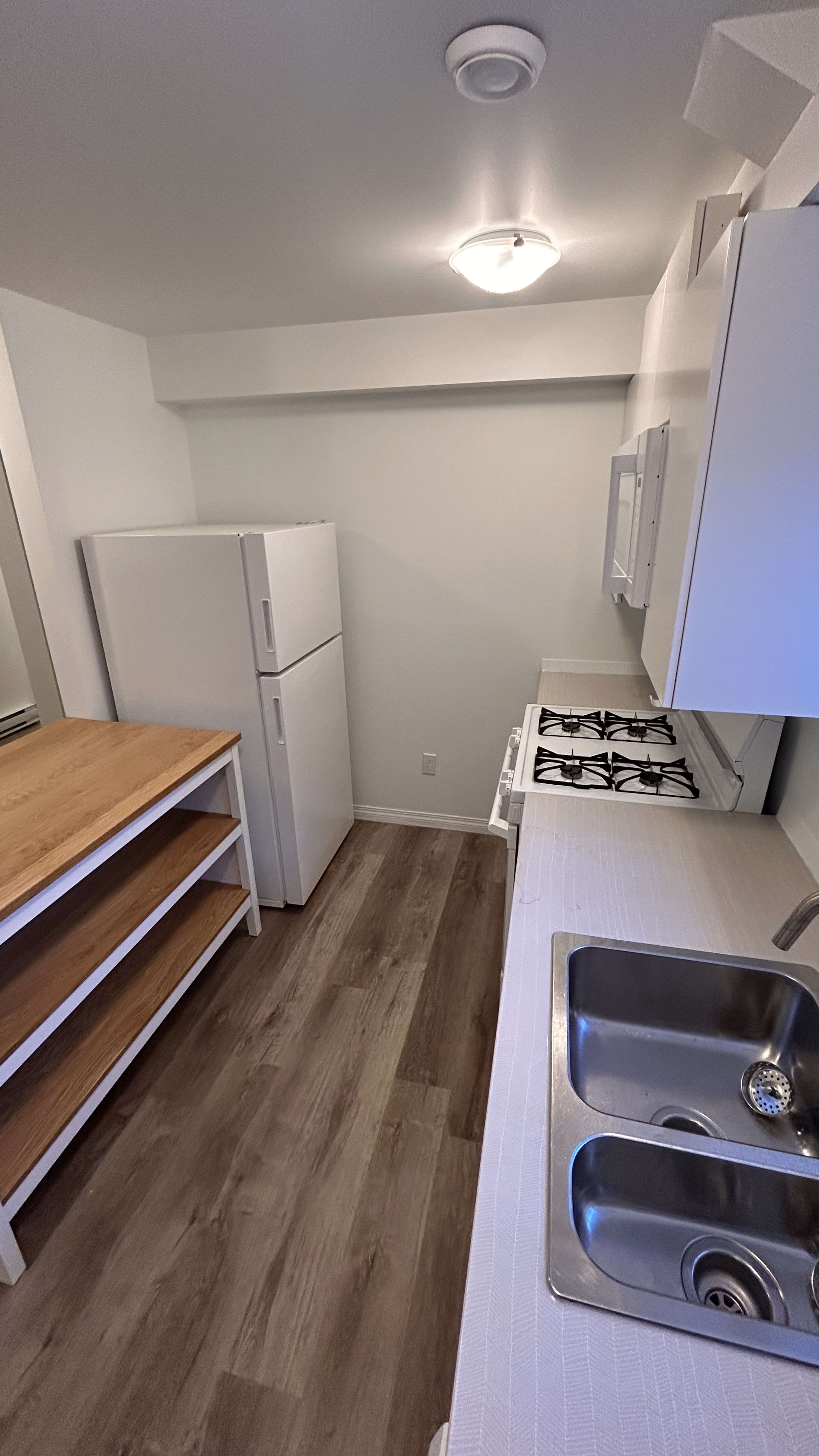 2-bedroom, 1-bathroom lower suite thumbnail 14