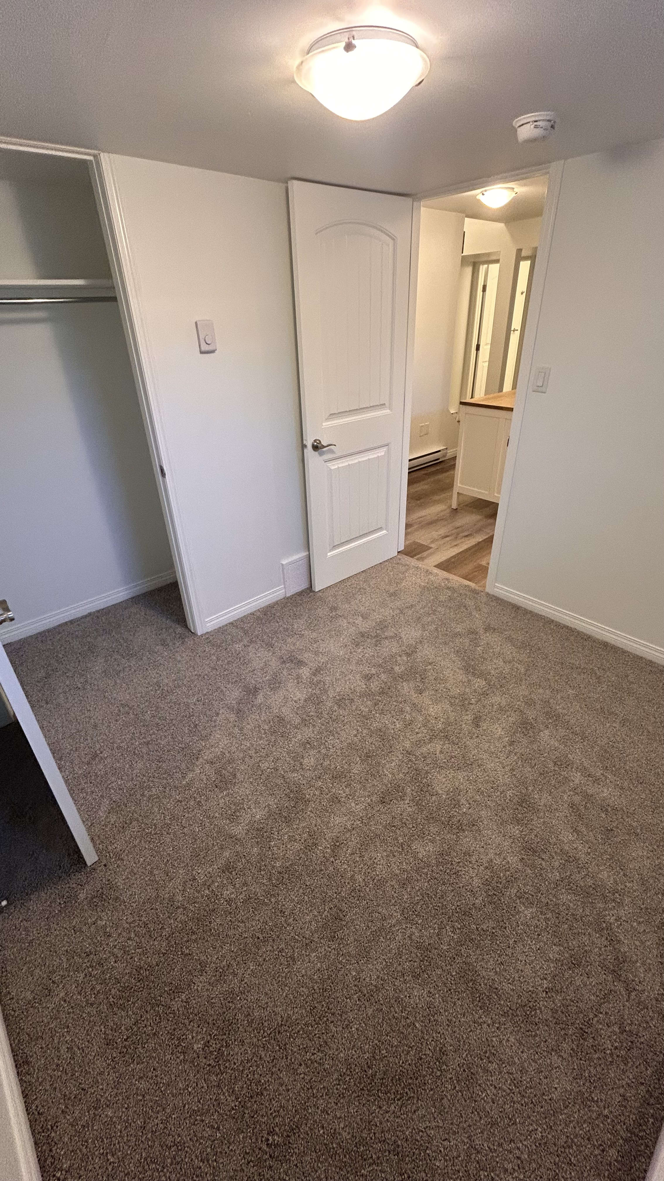 2-bedroom, 1-bathroom lower suite thumbnail 16