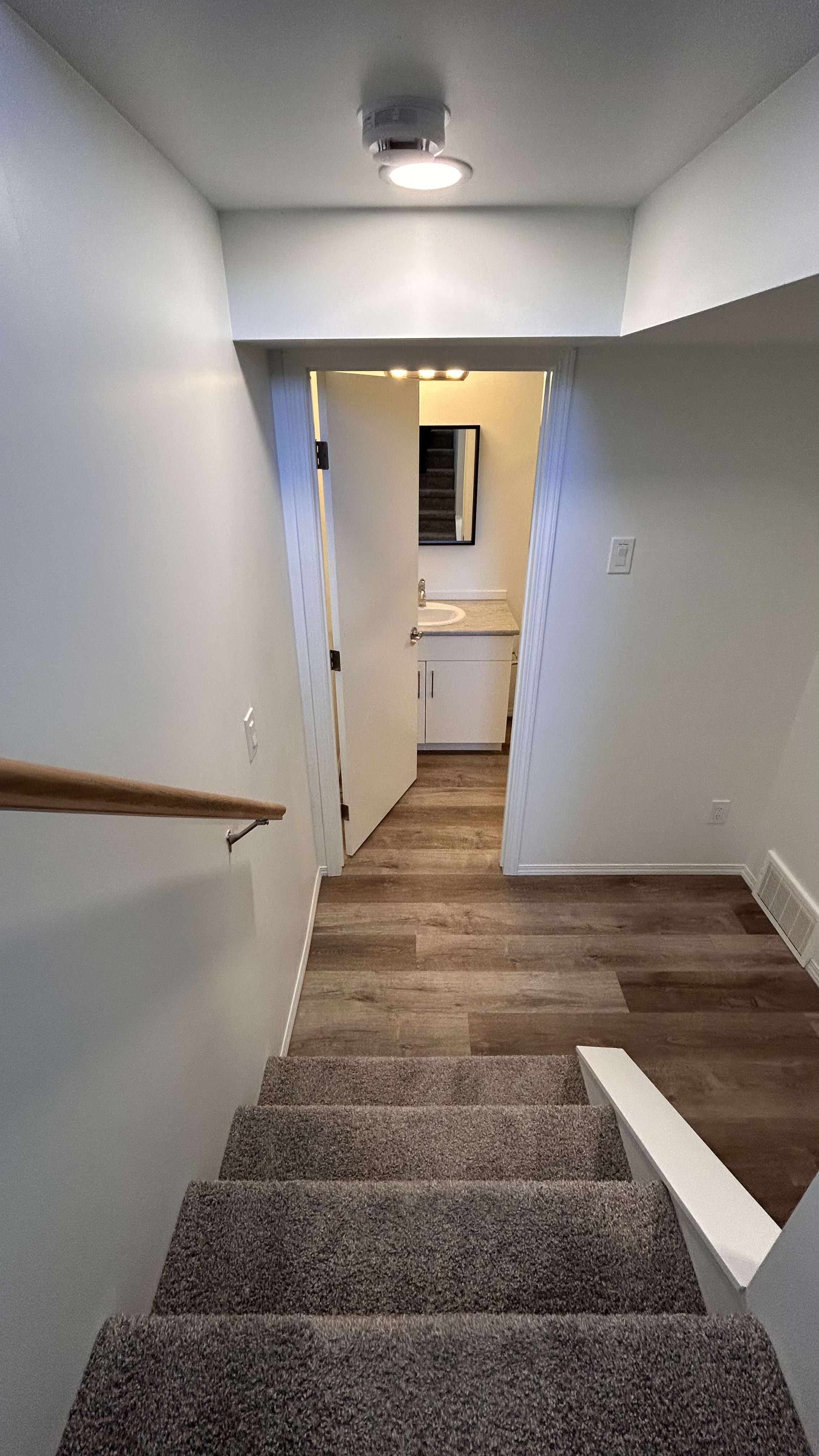 2-bedroom, 1-bathroom basement suite thumbnail 6