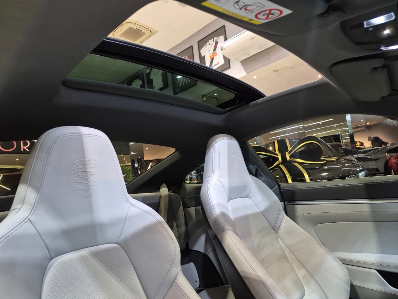 Porsche 911 Carrera - Miniatura 10