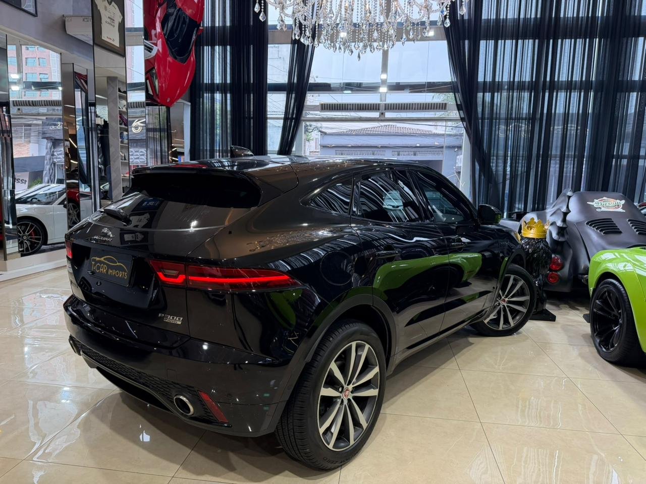 Jaguar E-PACE 2.0 AWD P300 FLEX SE R-DYNAMIC - Miniatura 6