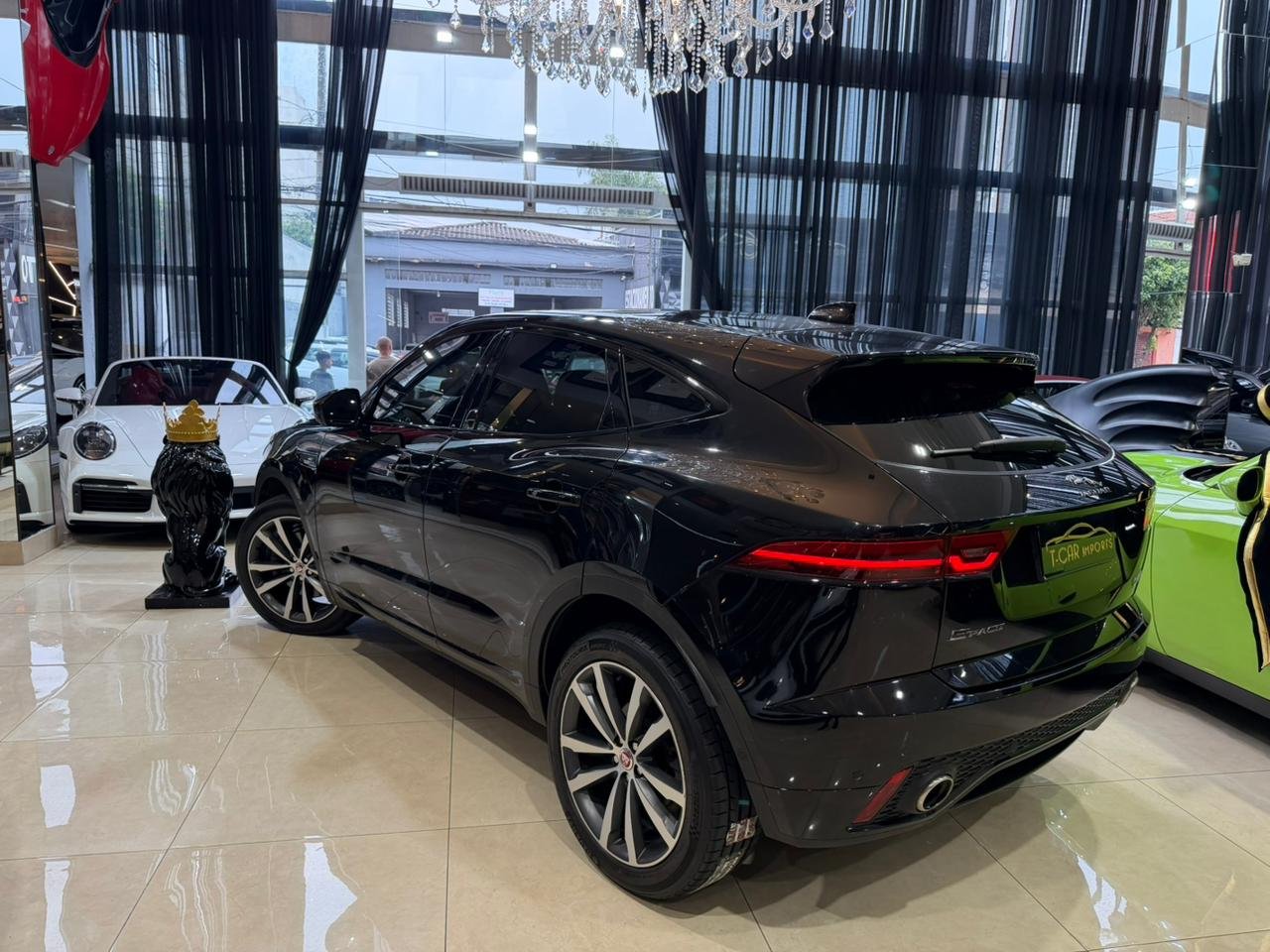 Jaguar E-PACE 2.0 AWD P300 FLEX SE R-DYNAMIC - Miniatura 8