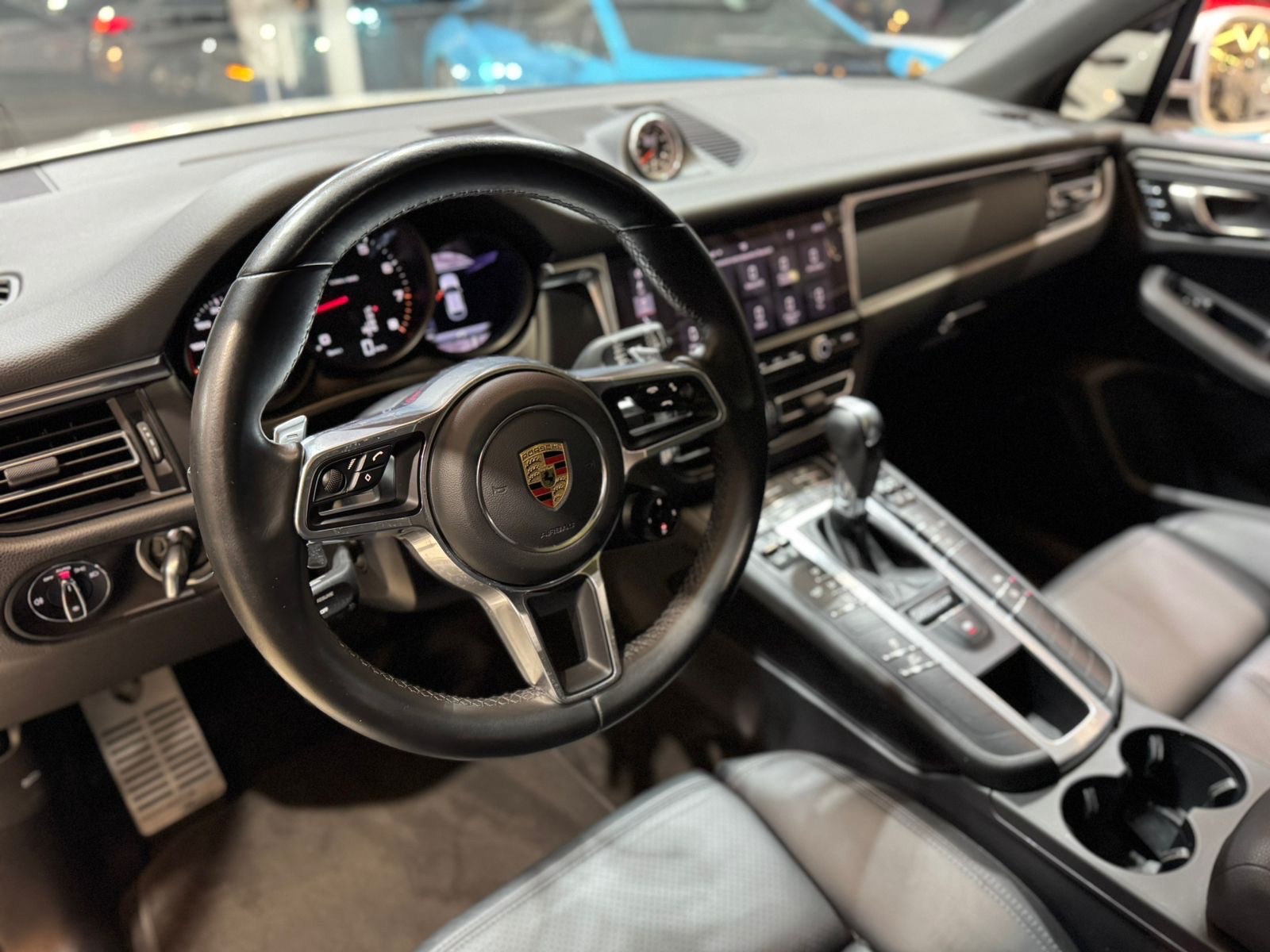 Porsche Macan 2.0 Turbo - Miniatura 8