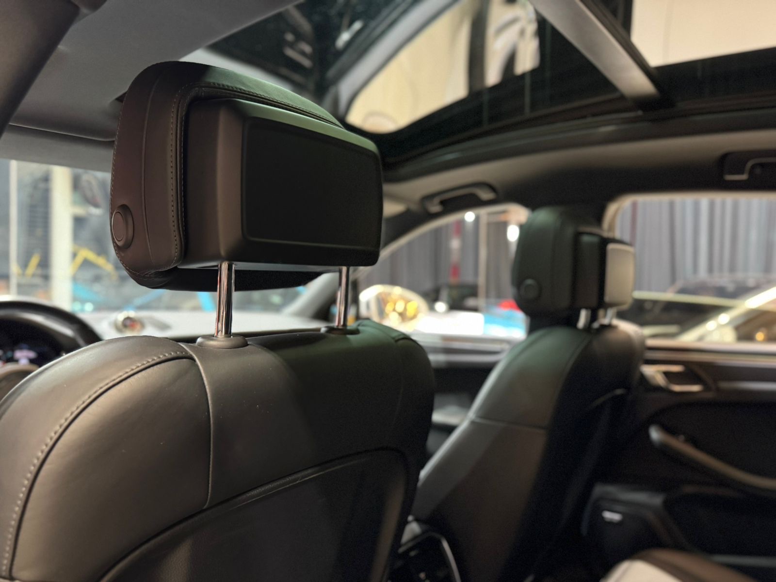 Porsche Macan 2.0 Turbo - Miniatura 14