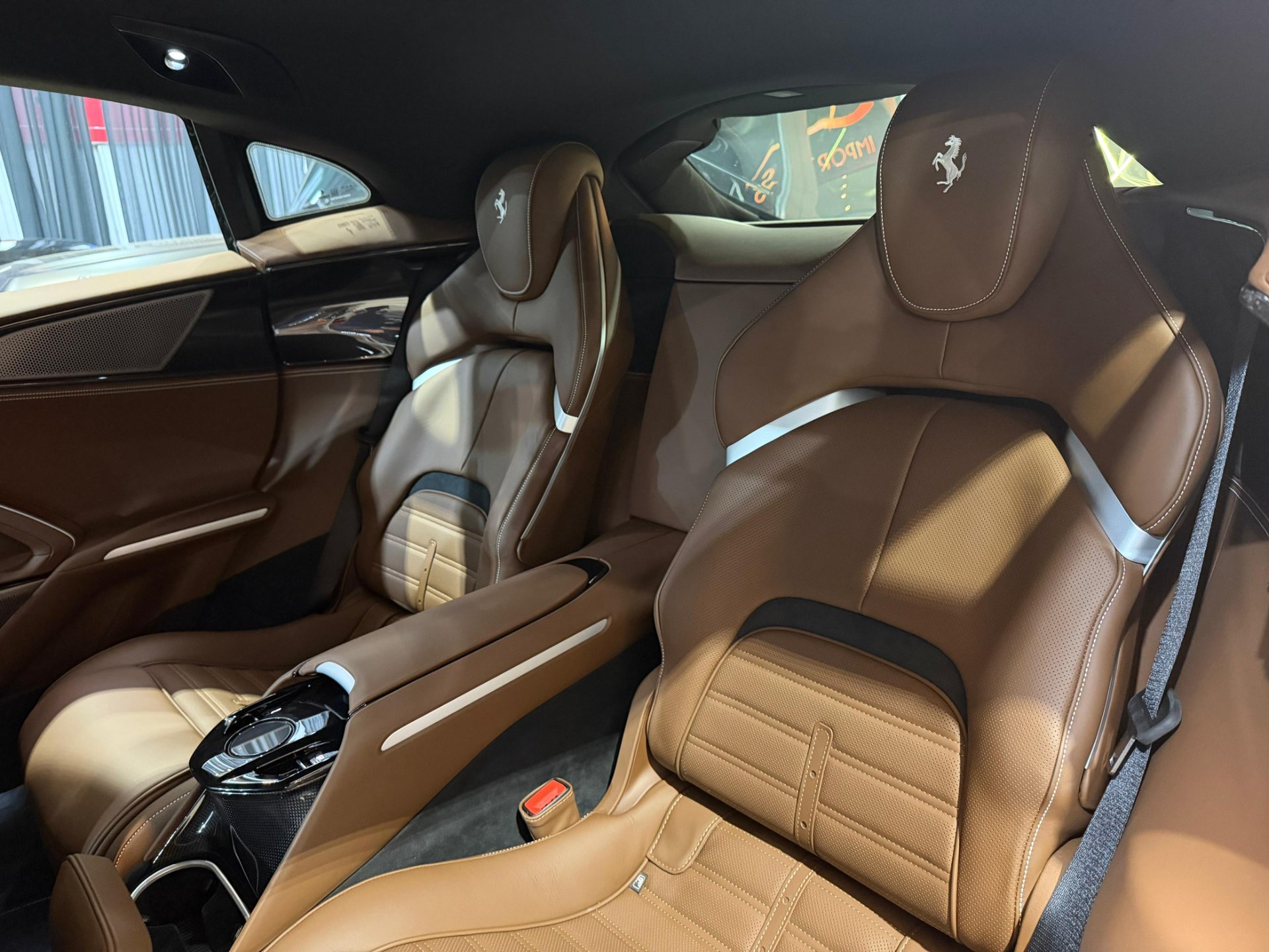 Ferrari PUROSANGUE 6.5 V12 725cv - Miniatura 11