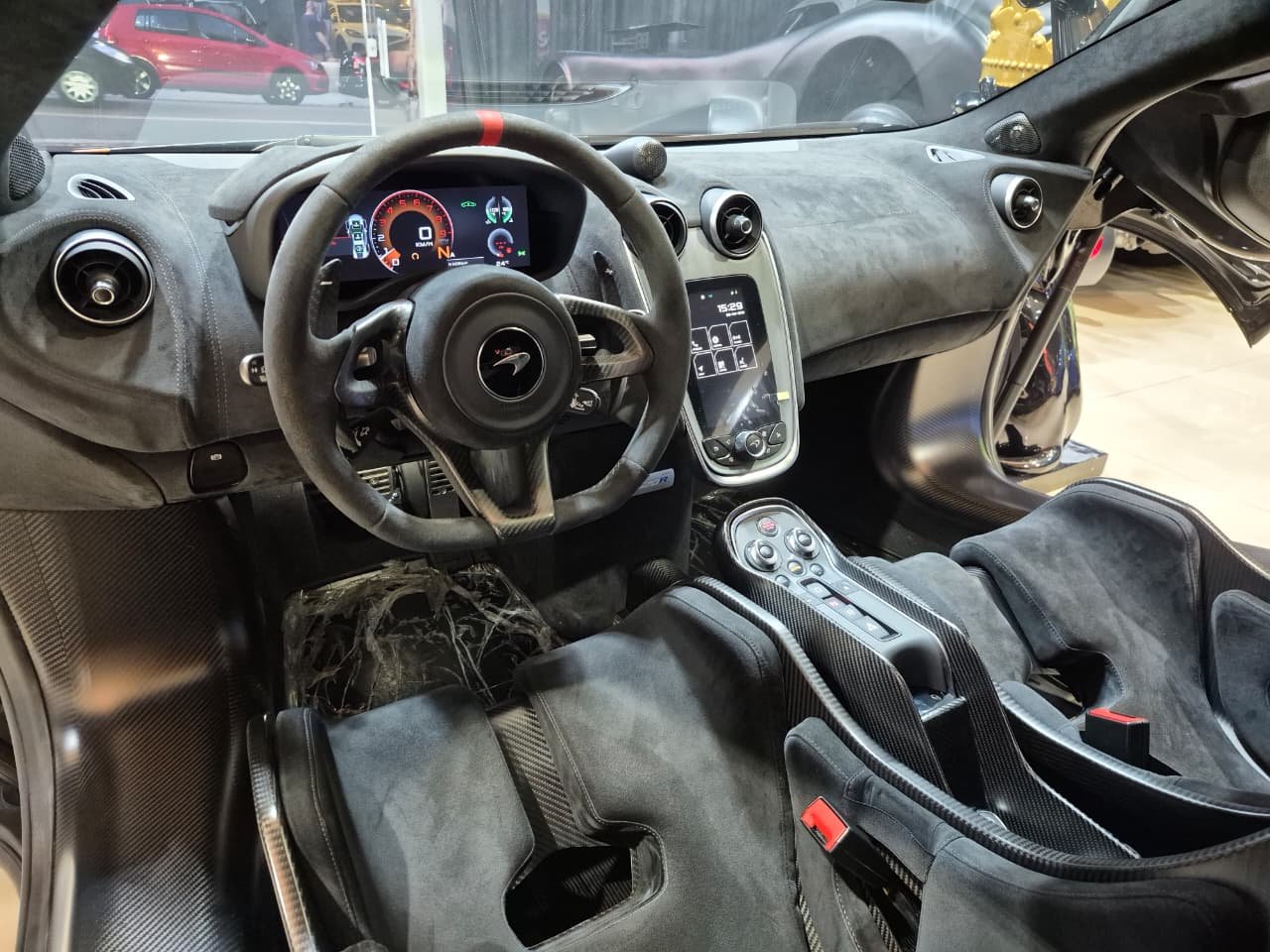 Mclaren 620R 3.8 Bi-Turbo V8 - Miniatura 12