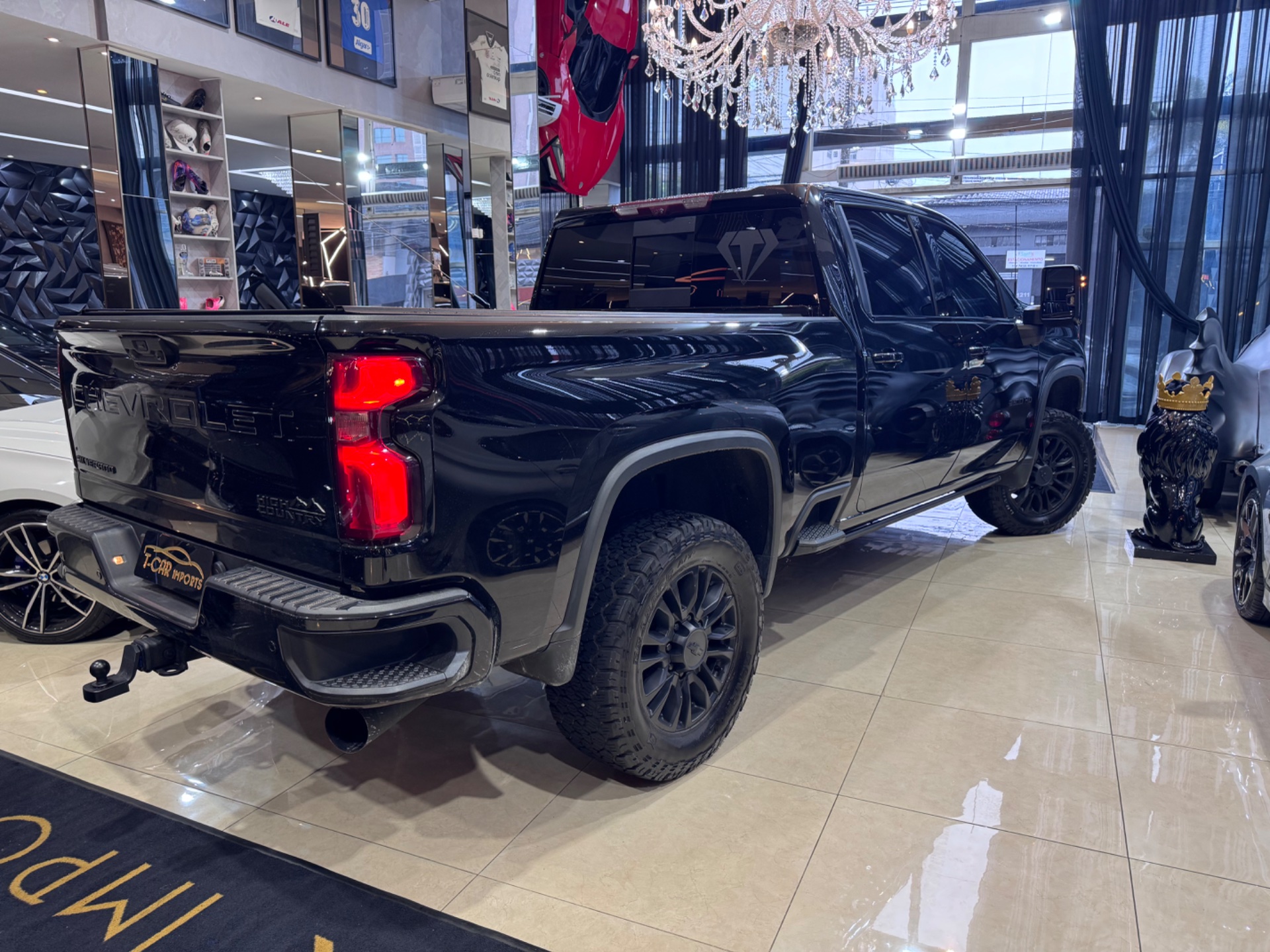 GM - Chevrolet Silverado High Country 5.3 V8 AWD Aut. - Miniatura 4