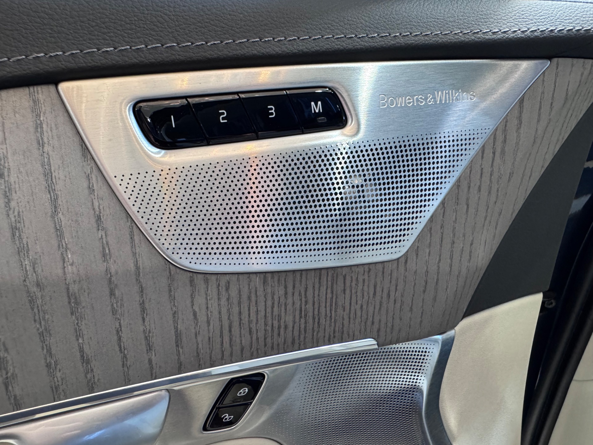 Volvo XC 90 T-8 Ultimate 2.0 AWD (Híbrido) - Miniatura 10