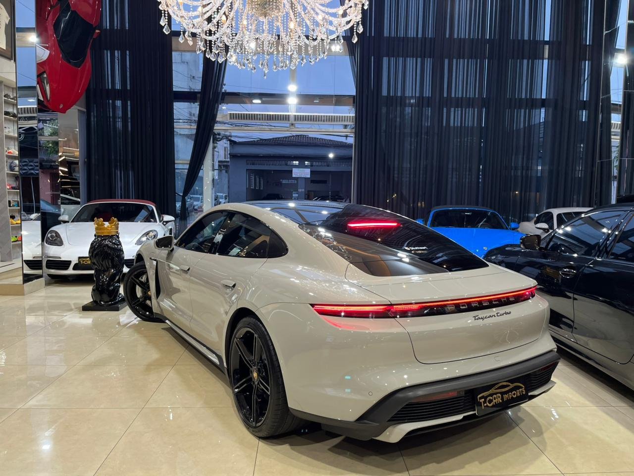 Porsche Taycan Turbo (Elétrico) - Miniatura 2