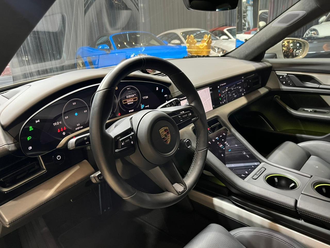 Porsche Taycan Turbo (Elétrico) - Miniatura 5
