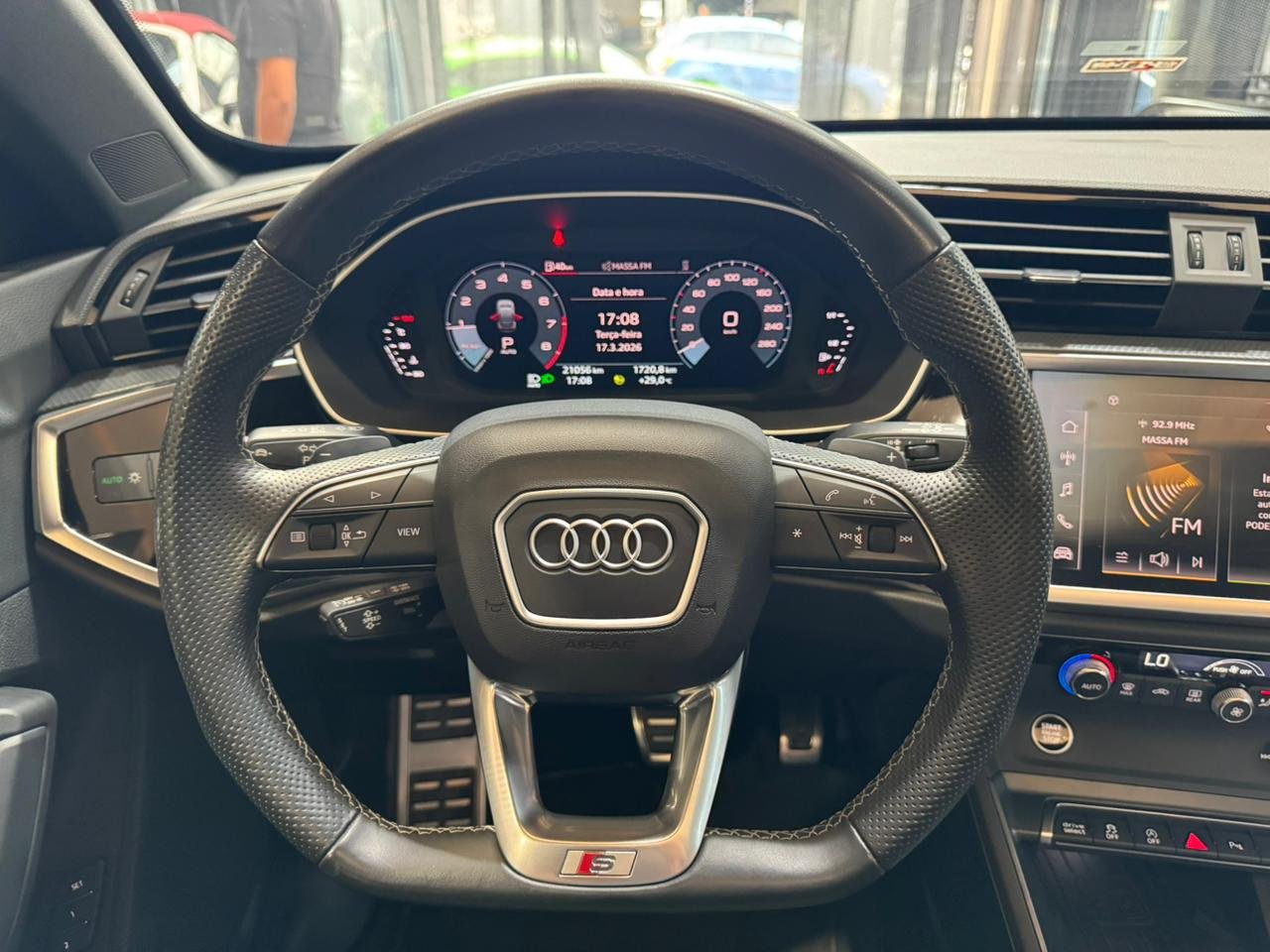 Audi Q3 SPB Perf. Black 2.0 TFSI Tipt. Quat. - Miniatura 9