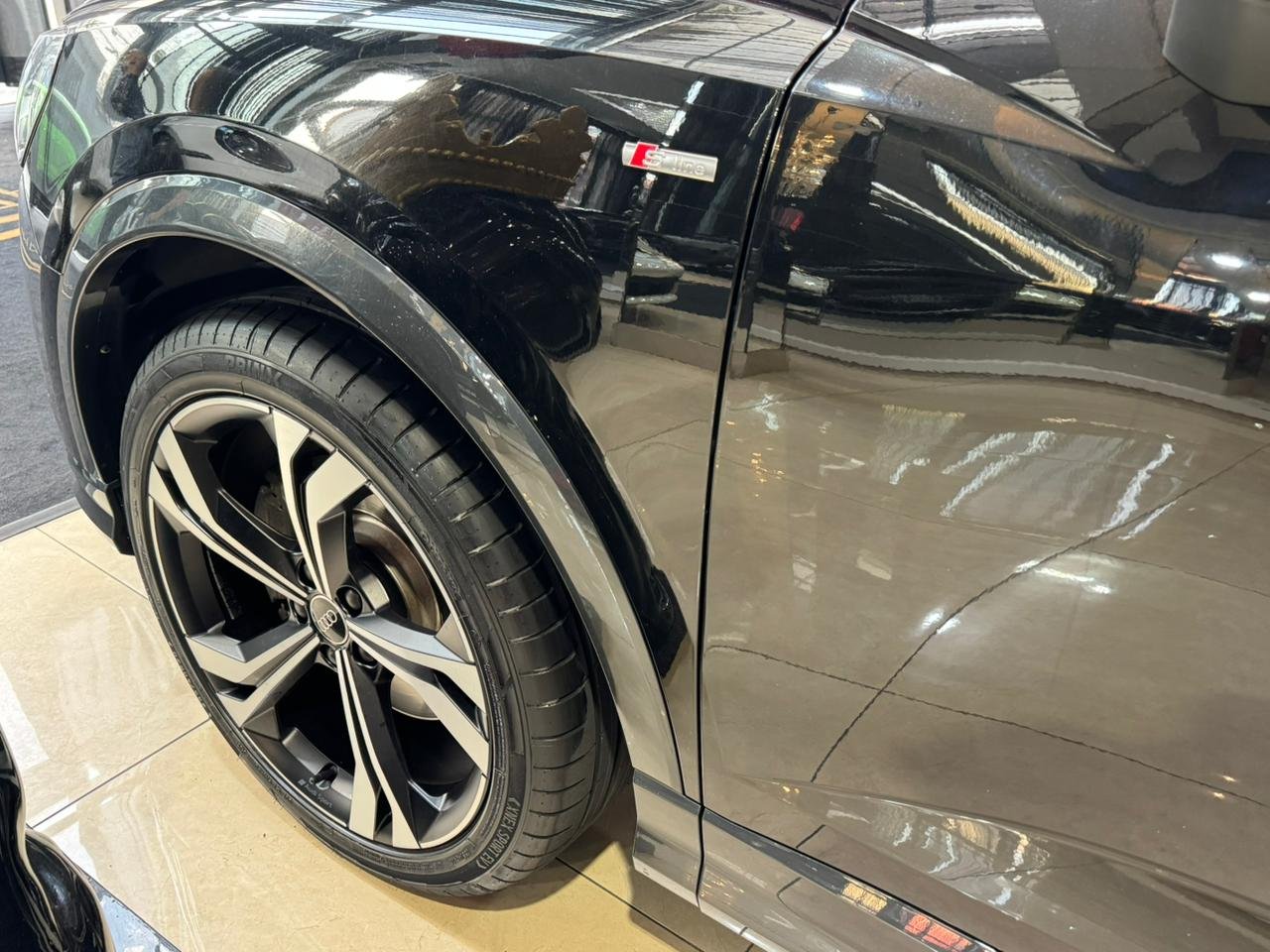 Audi Q3 SPB Perf. Black 2.0 TFSI Tipt. Quat. - Miniatura 7