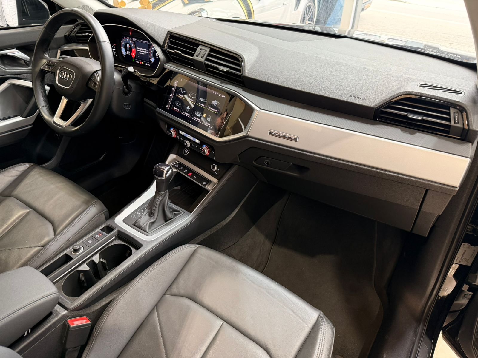 Audi Q3 2.0 40 TFSI GASOLINA SPORTBACK PERFORMANCE QUATTRO TIPTRONIC - Miniatura 7