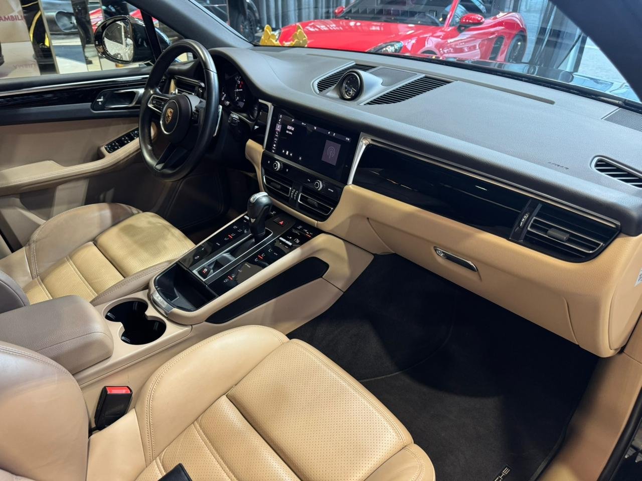 Porsche Macan 2.0 Turbo - Miniatura 9