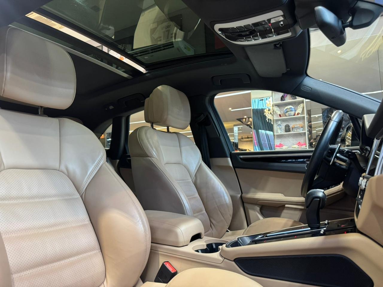 Porsche Macan 2.0 Turbo - Miniatura 11