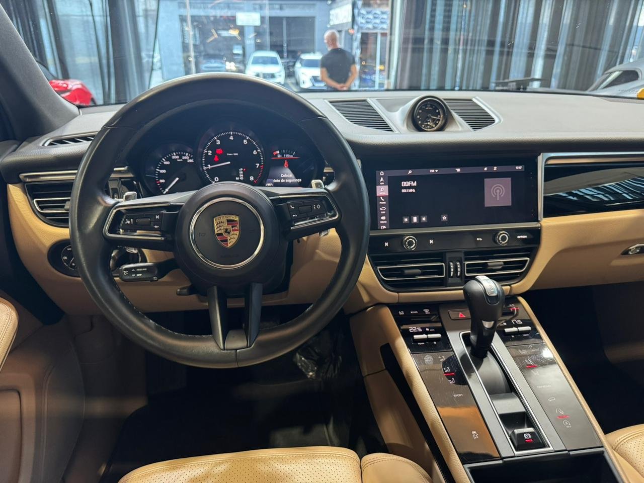 Porsche Macan 2.0 Turbo - Miniatura 8