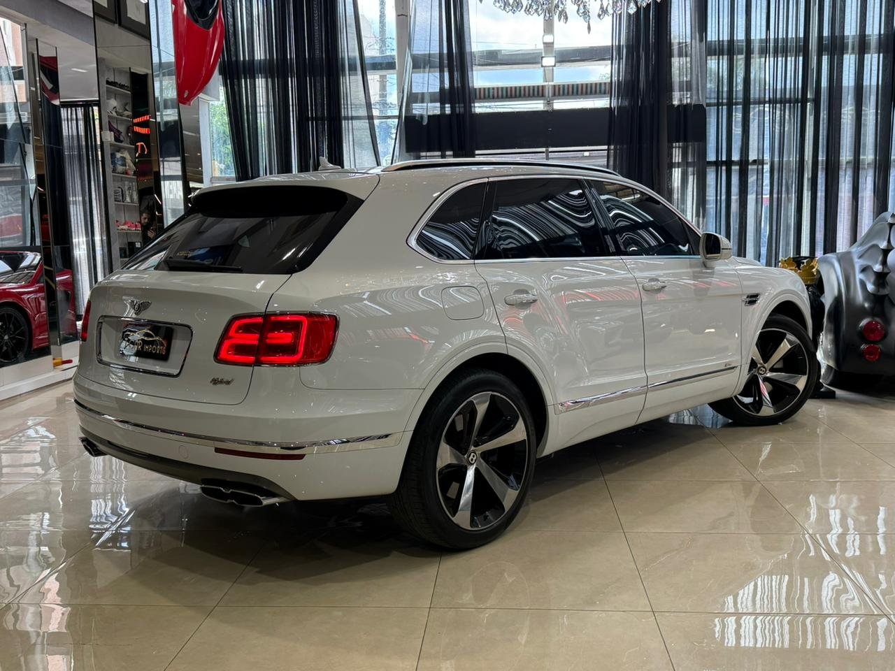 Bentley Bentayga 3.0 V6 Hybrid - Miniatura 4