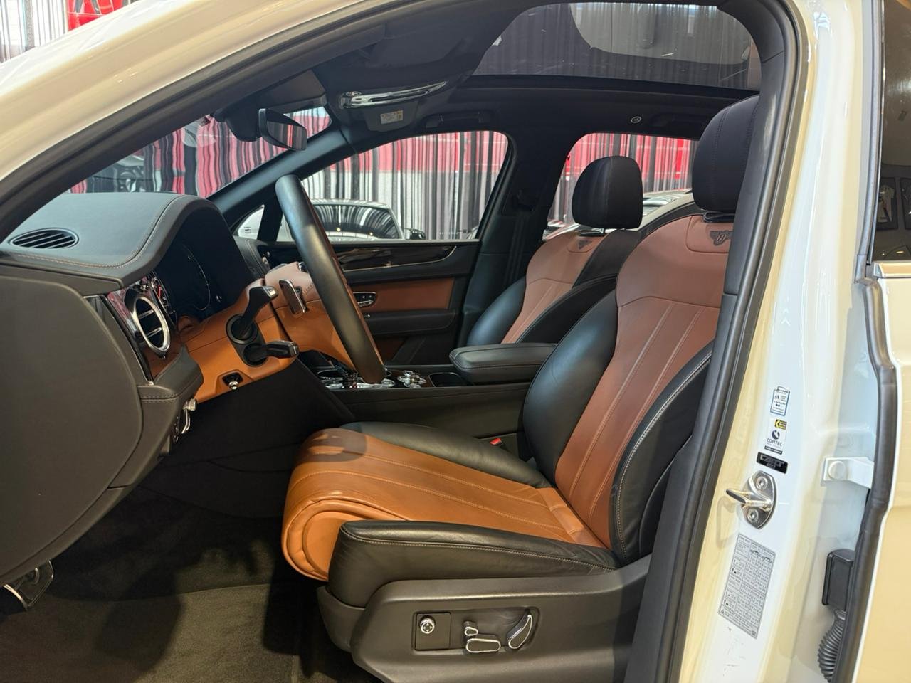 Bentley Bentayga 3.0 V6 Hybrid - Miniatura 7