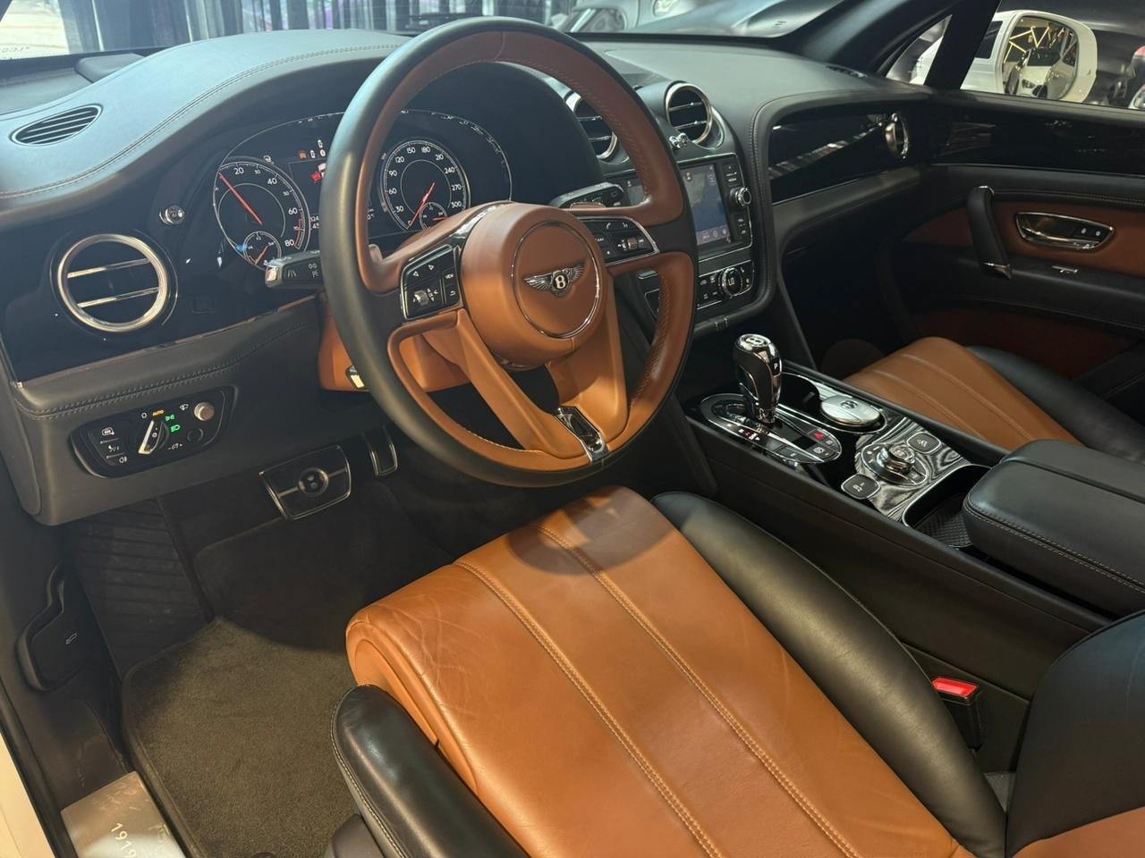 Bentley Bentayga 3.0 V6 Hybrid - Miniatura 8