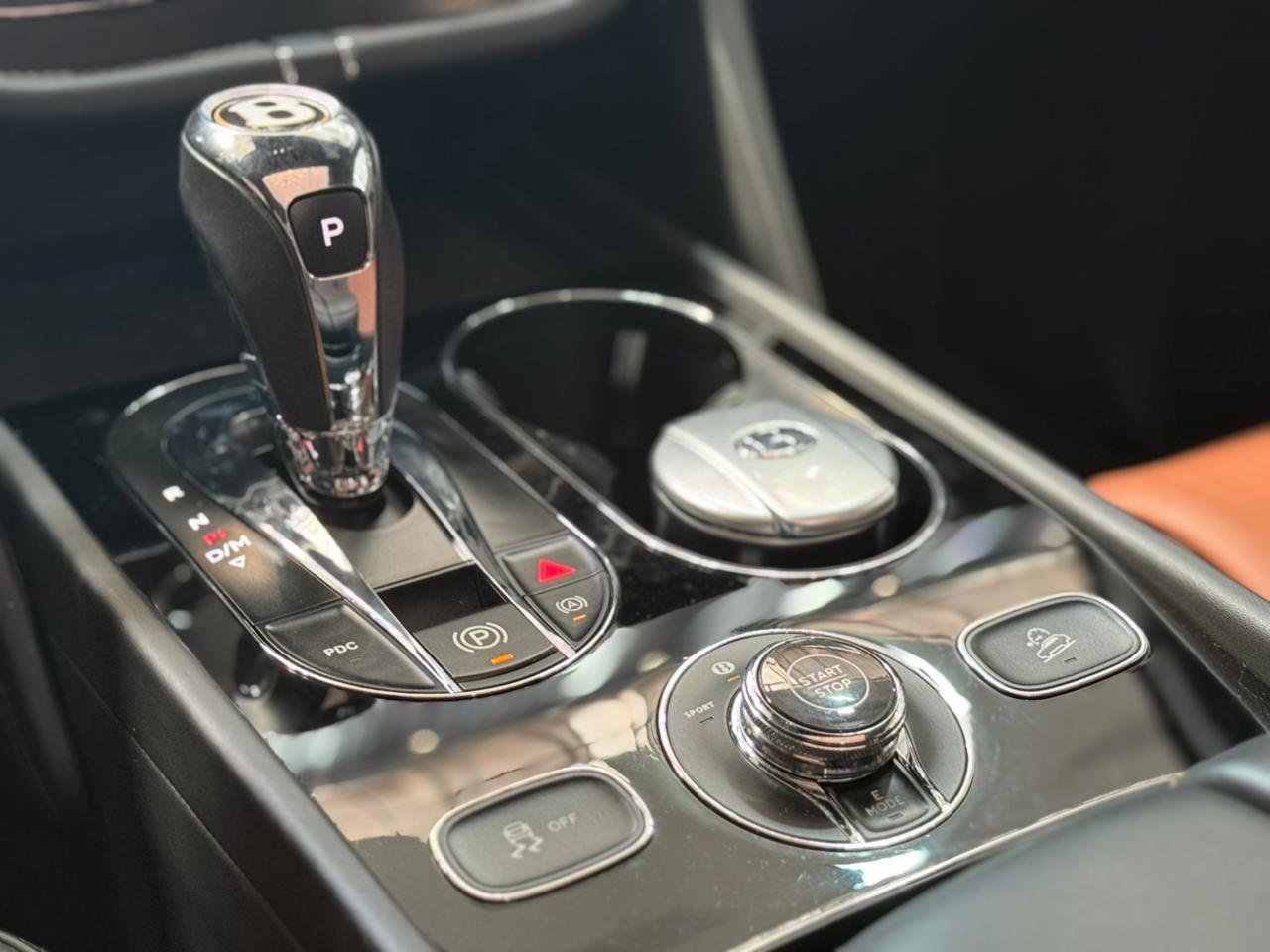 Bentley Bentayga 3.0 V6 Hybrid - Miniatura 12