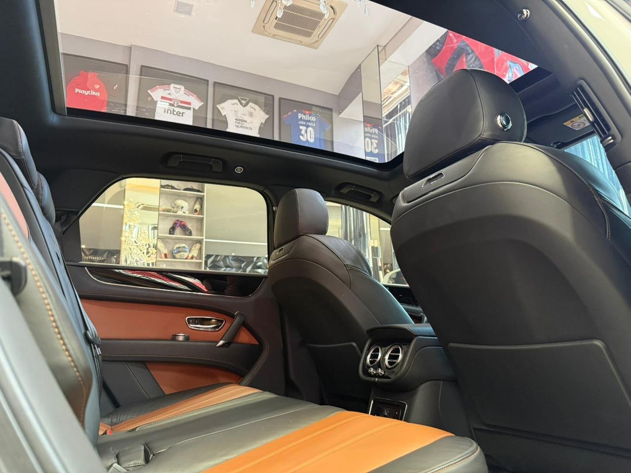 Bentley Bentayga 3.0 V6 Hybrid - Miniatura 15