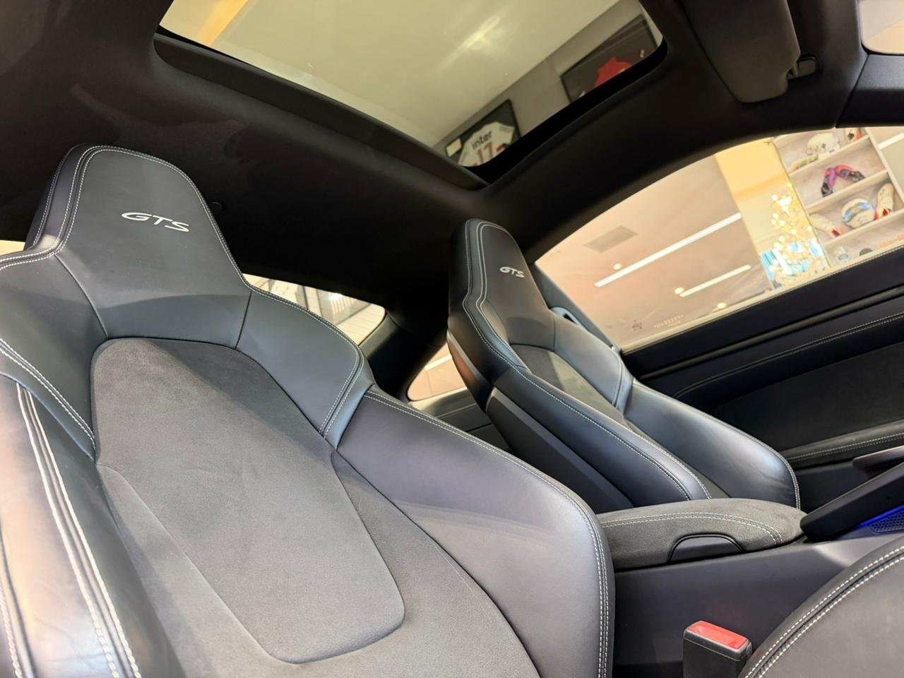 Porsche 911 Carrera GTS Coupe 3.0 (992) - Miniatura 12