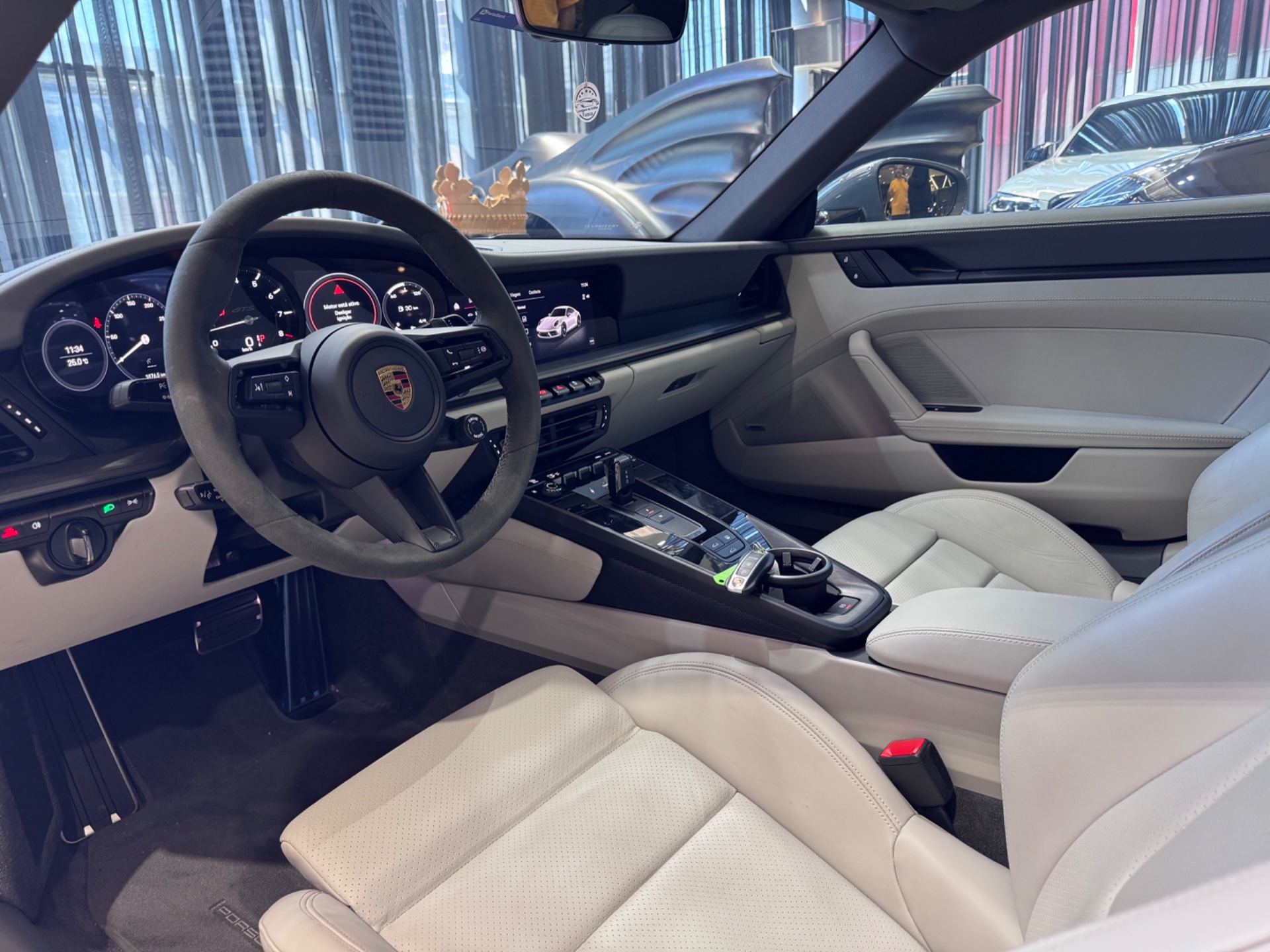 Porsche 911 Carrera 4 GTS Coupe 3.0 24V (992) - Miniatura 11