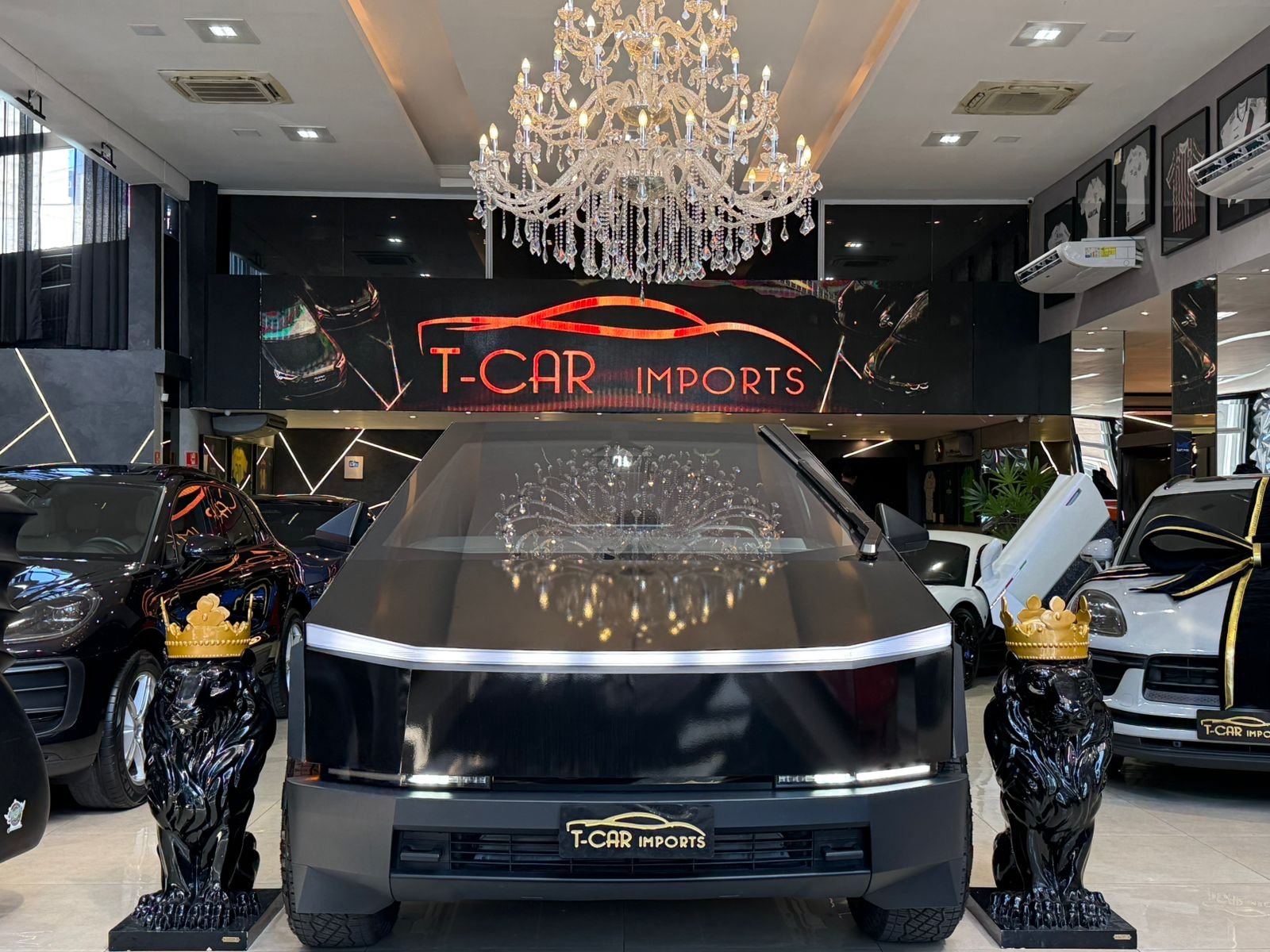 Tesla Cybertruck Tri Motor (Cyberbeast) - Miniatura 2