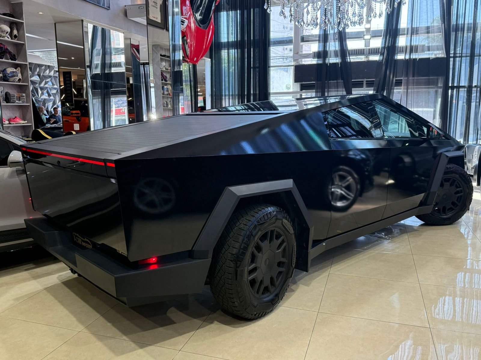 Tesla Cybertruck Tri Motor (Cyberbeast) - Miniatura 4