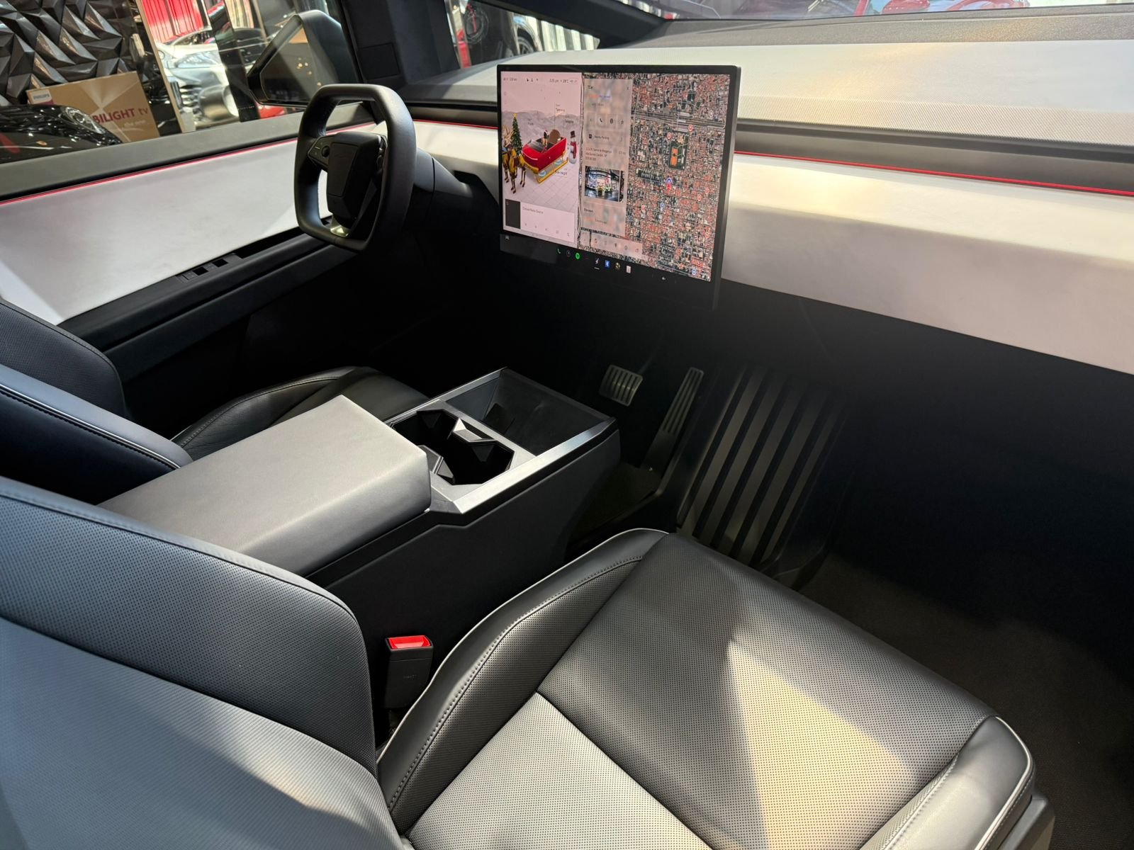 Tesla Cybertruck Tri Motor (Cyberbeast) - Miniatura 12