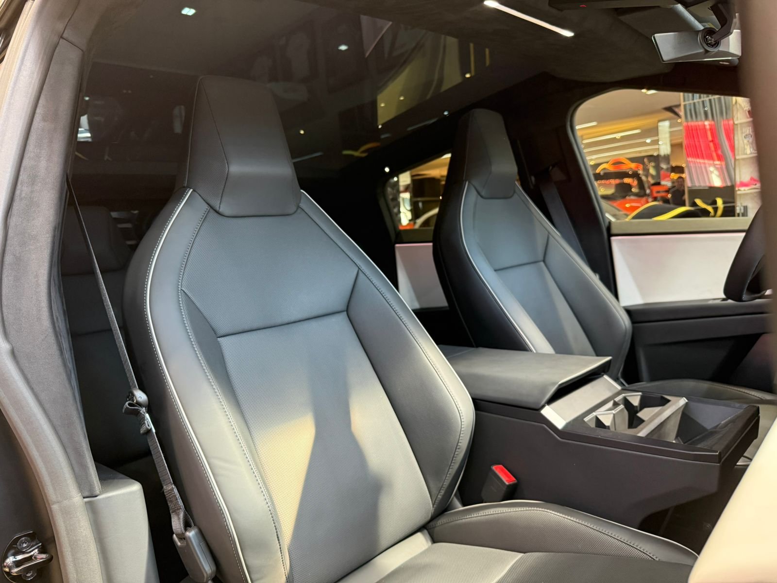 Tesla Cybertruck Tri Motor (Cyberbeast) - Miniatura 14