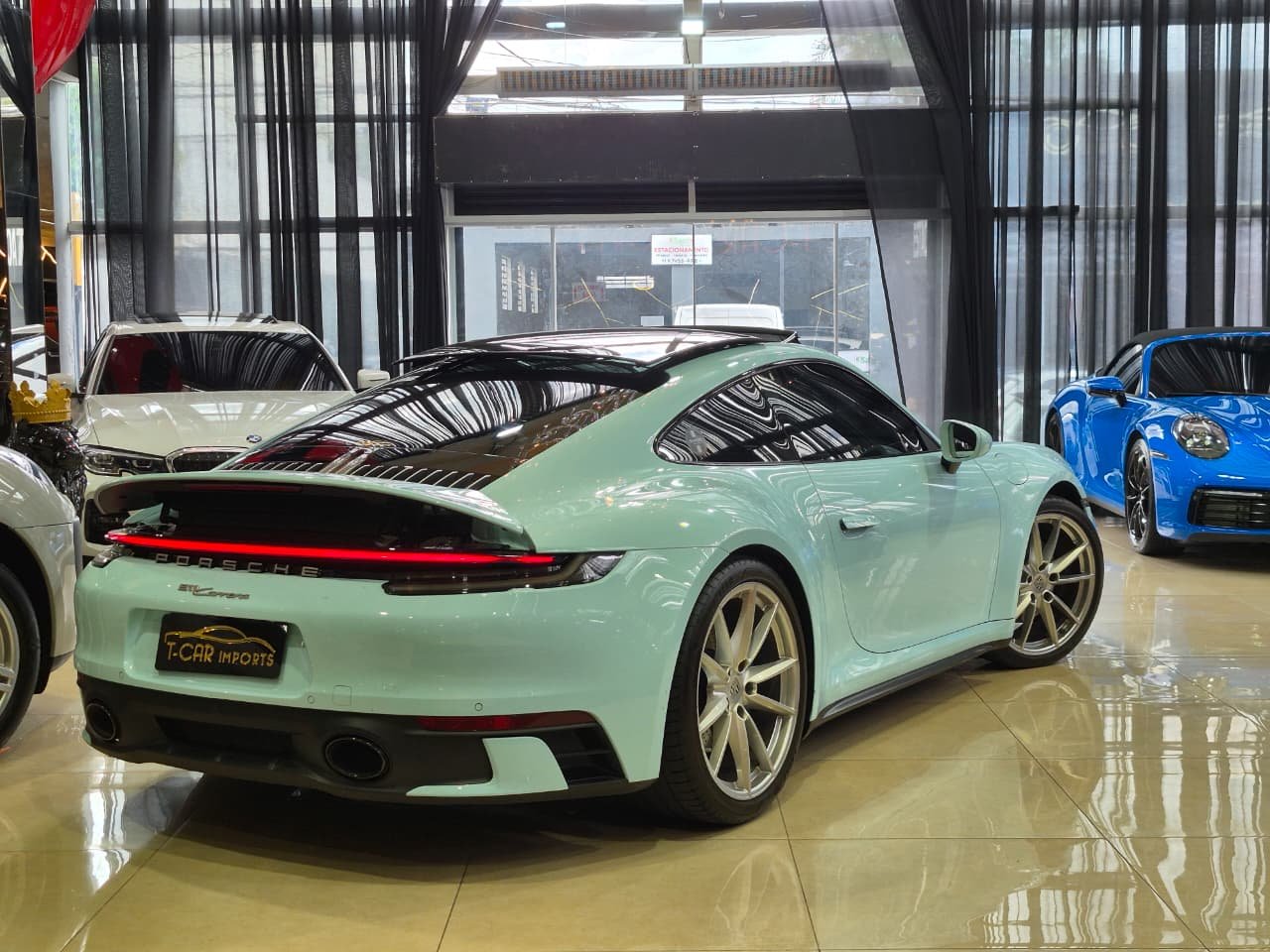 Porsche 911 Carrera Coupe - Miniatura 4