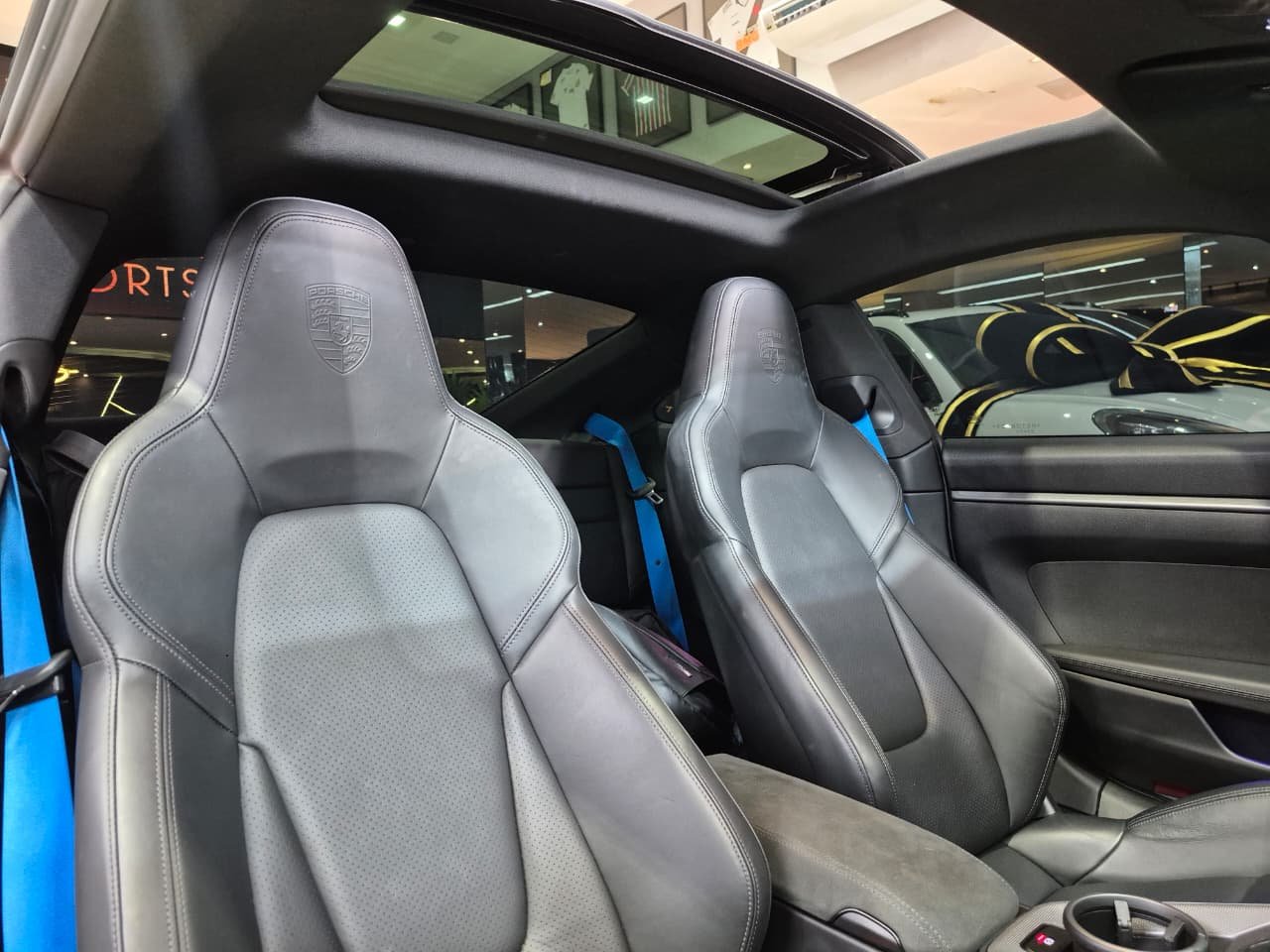 Porsche 911 Carrera Coupe - Miniatura 10