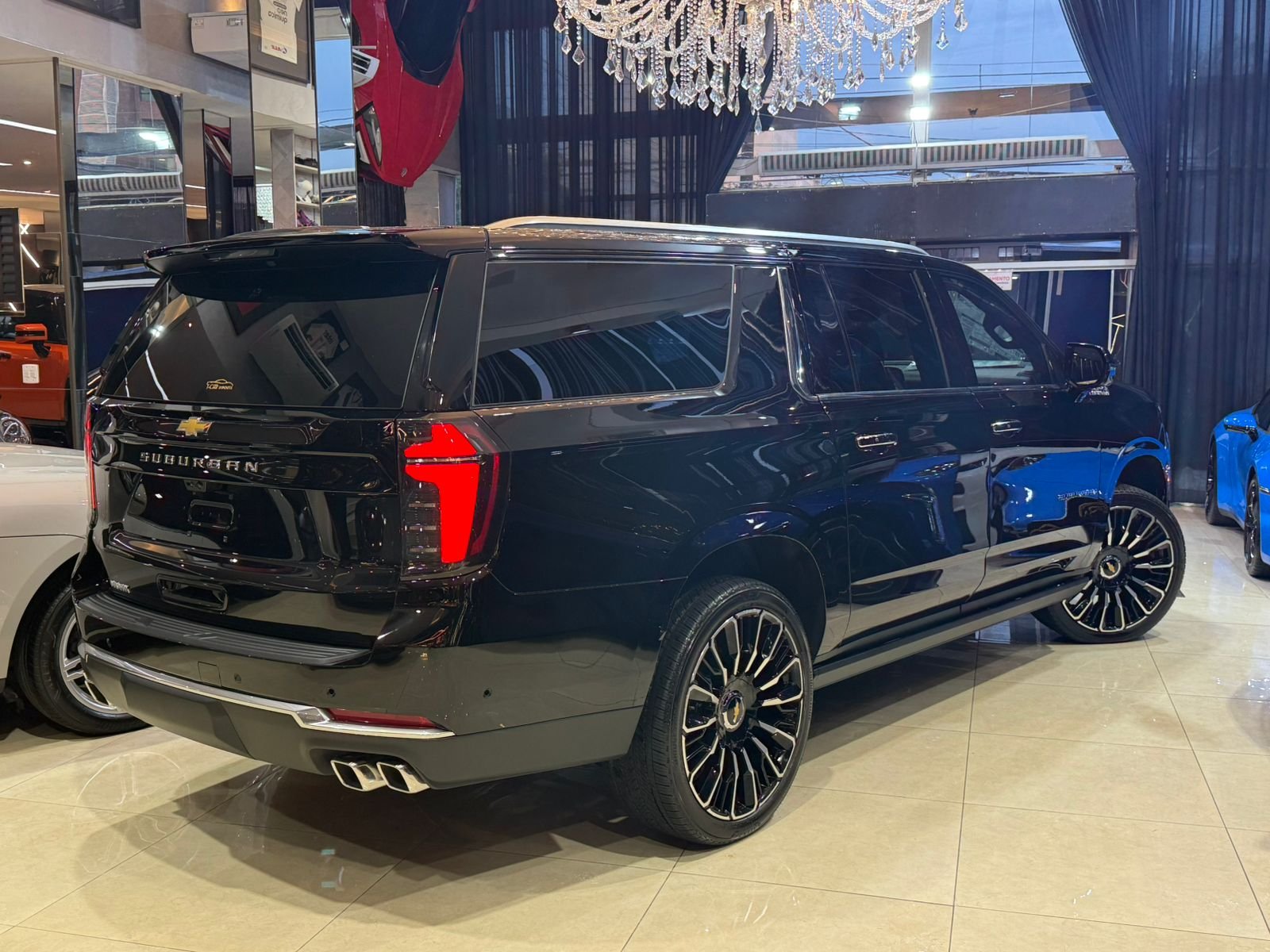 Chevrolet Suburban High Country 3.0 Duramax Diesel - Miniatura 4