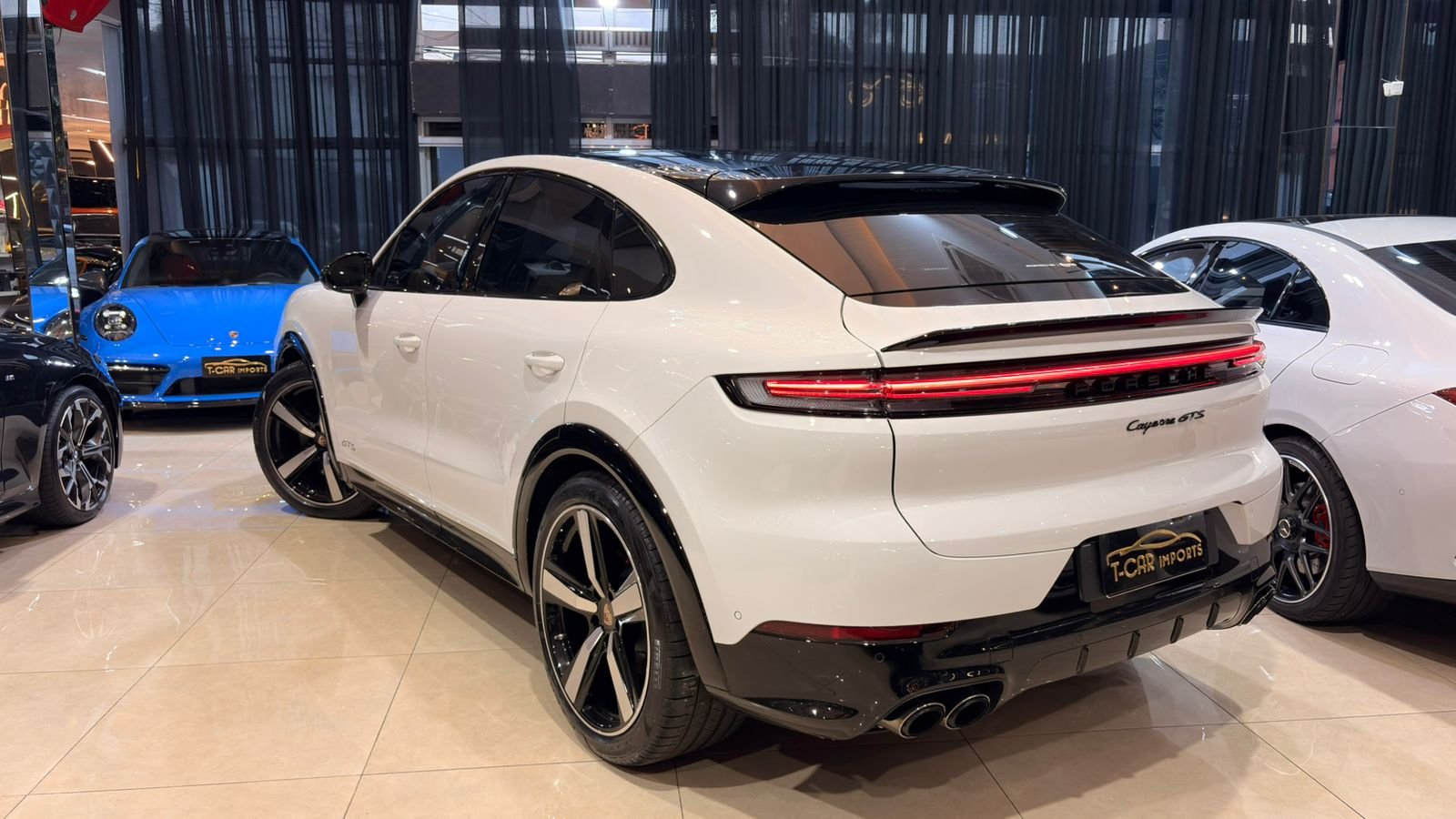 Porsche Cayenne GTS Coupe 4.0 500cv - Miniatura 4