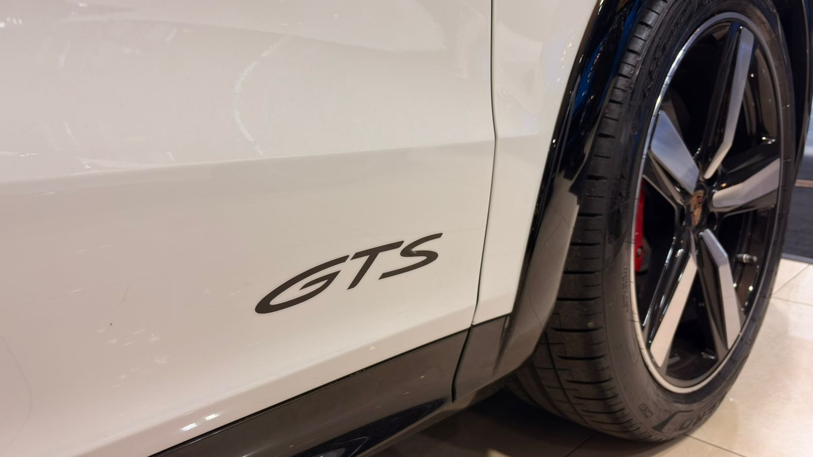 Porsche Cayenne GTS Coupe 4.0 500cv - Miniatura 5
