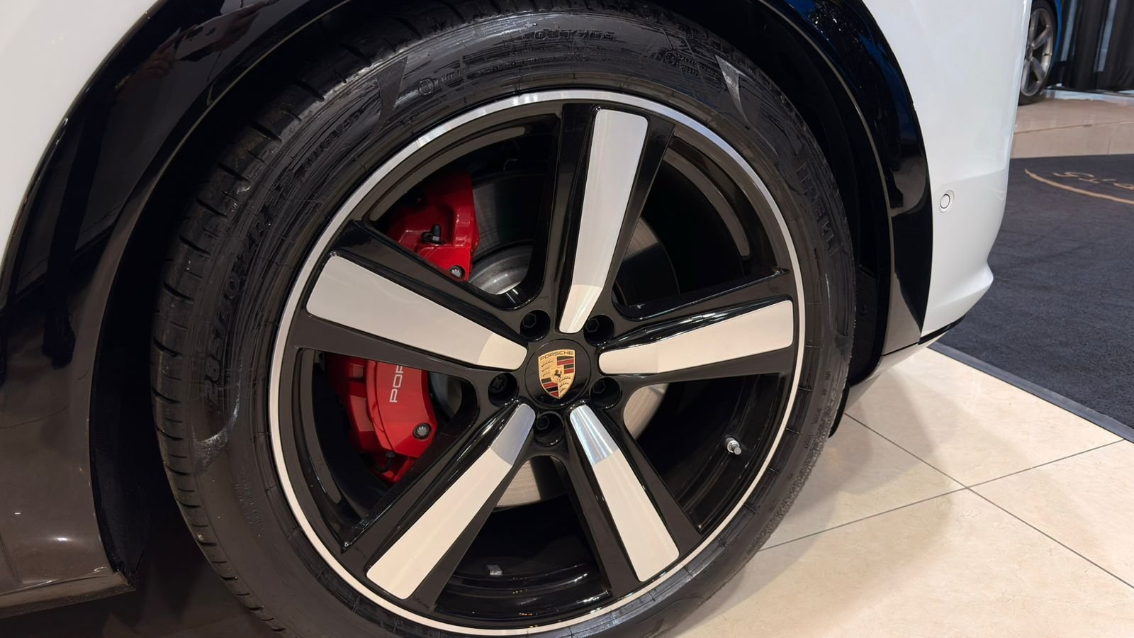 Porsche Cayenne GTS Coupe 4.0 500cv - Miniatura 11
