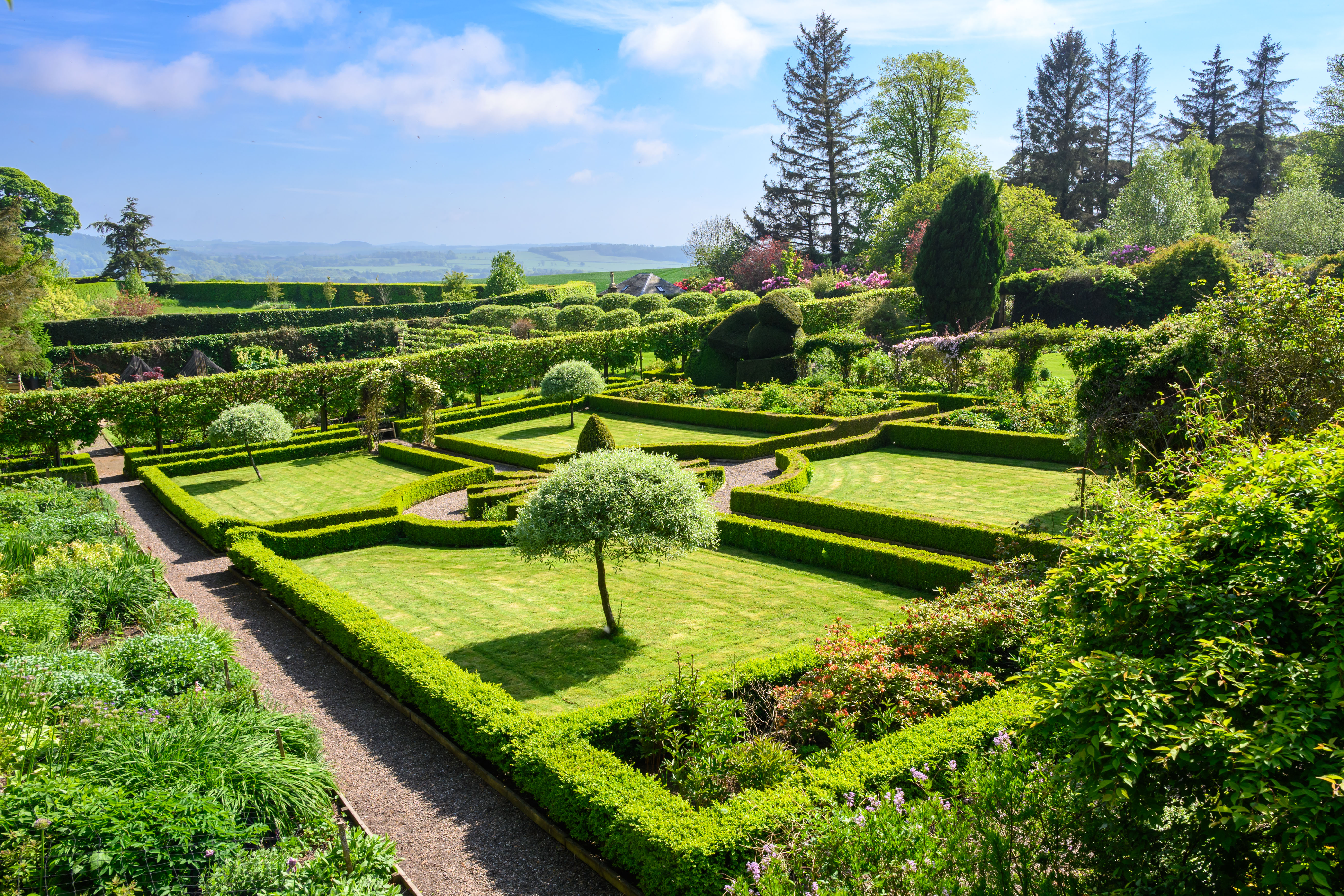 The House — walled garden 3