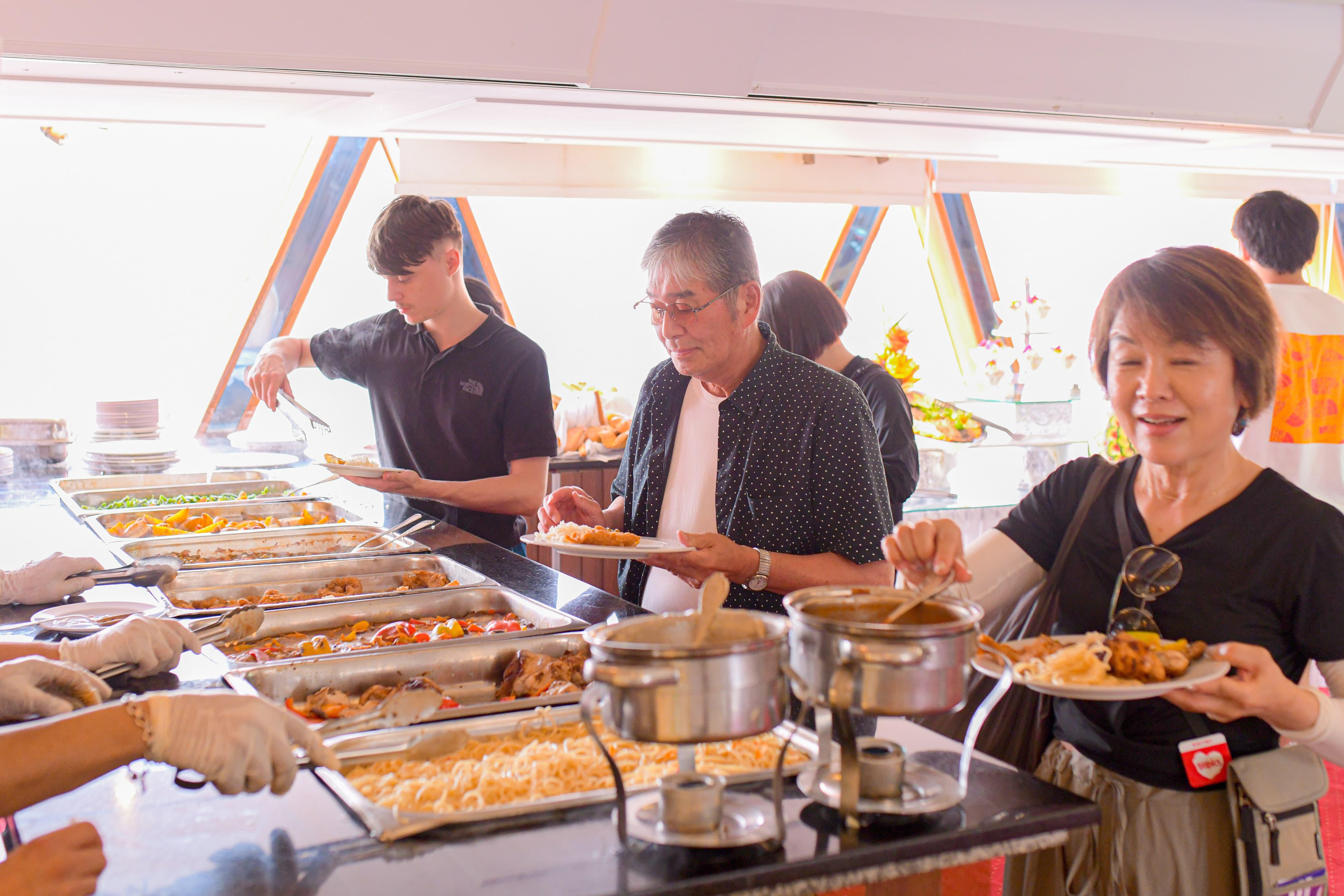 نايل كريستال الخارج