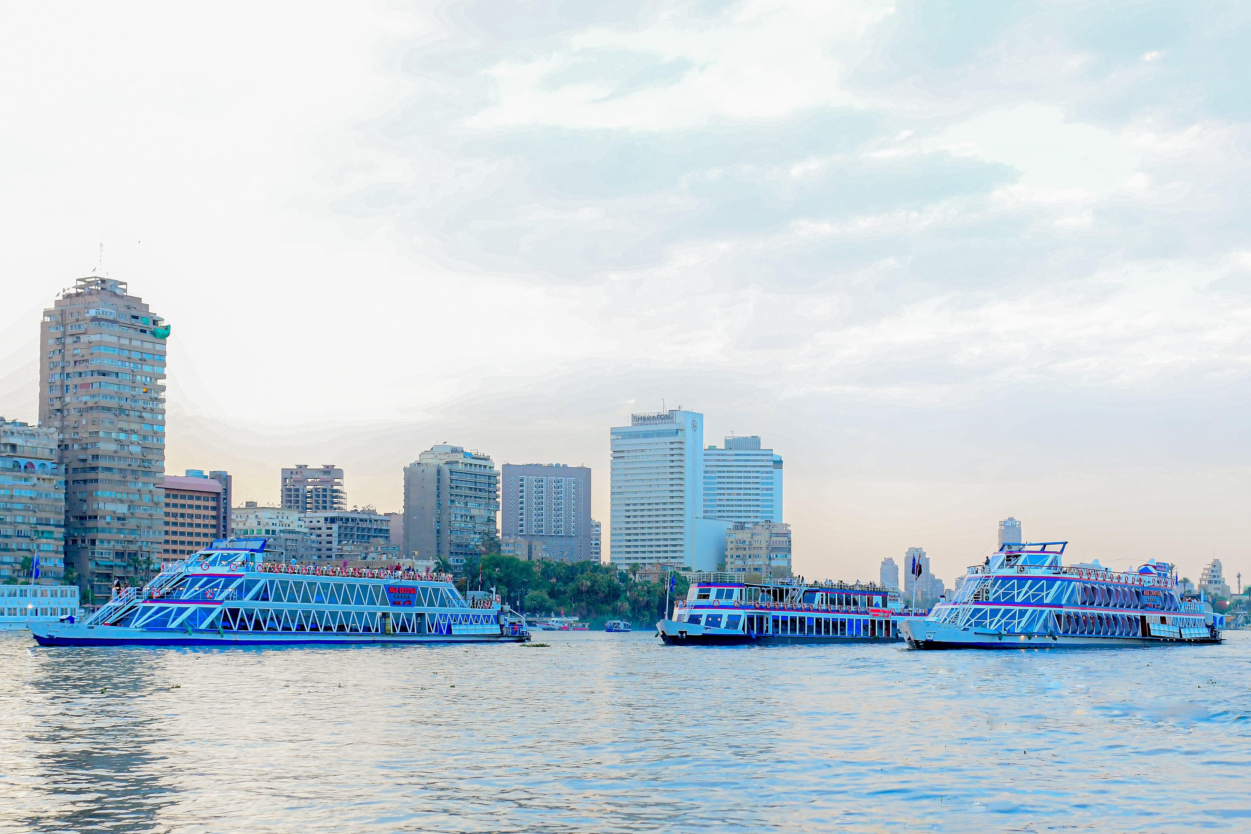 نايل كريستال الخارج