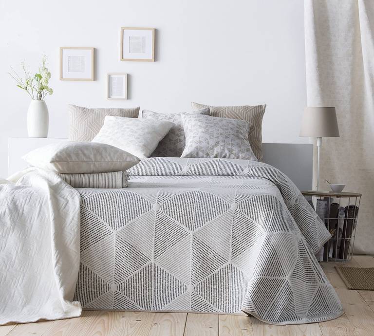 Colcha Ligera Sofia 27 para Cama de Matrimonio de 135 cm | Colcha Cama 135 | Tamaño Colcha 230 x 270 cm, Color BEIG